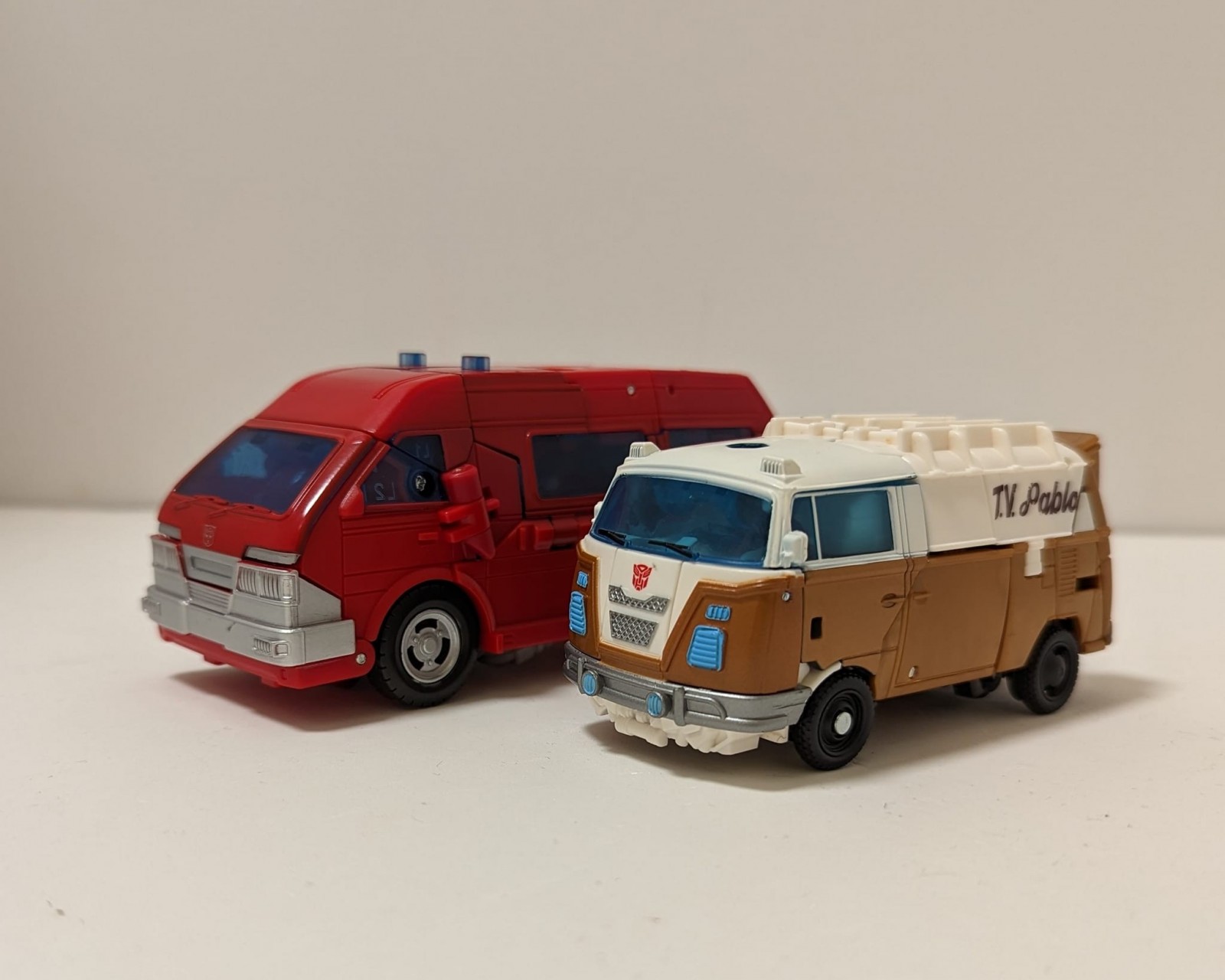 Transformers News: First Look at ROTB Wheeljack and Nightbird Toys shows Wheeljack got a Major Redesign Transformers News: First Look at ROTB Wheeljack and Nightbird Toys shows Wheeljack got a Major Redesign