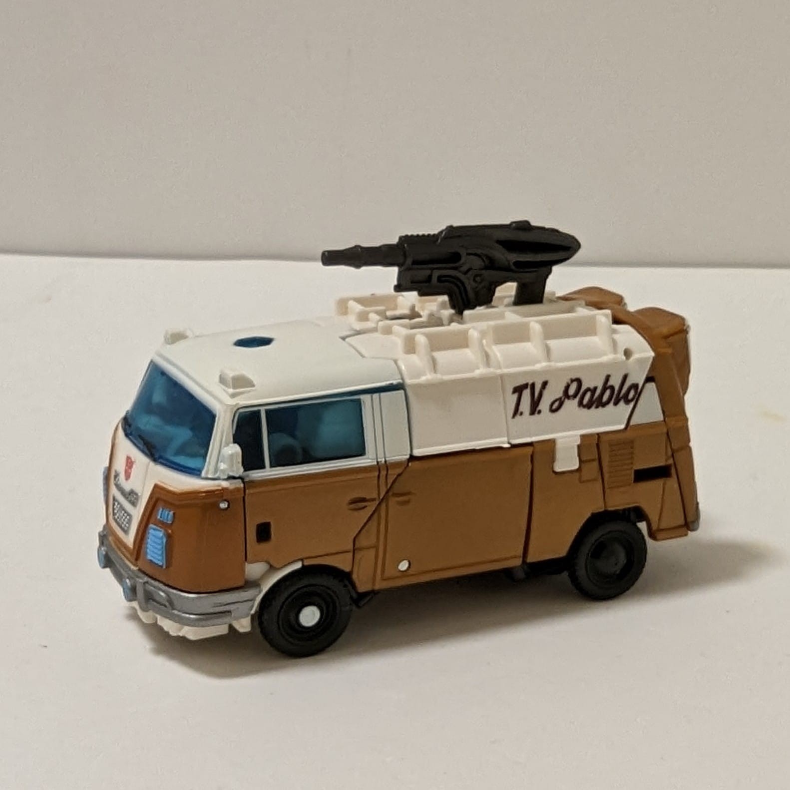 Transformers News: First Look at ROTB Wheeljack and Nightbird Toys shows Wheeljack got a Major Redesign Transformers News: First Look at ROTB Wheeljack and Nightbird Toys shows Wheeljack got a Major Redesign