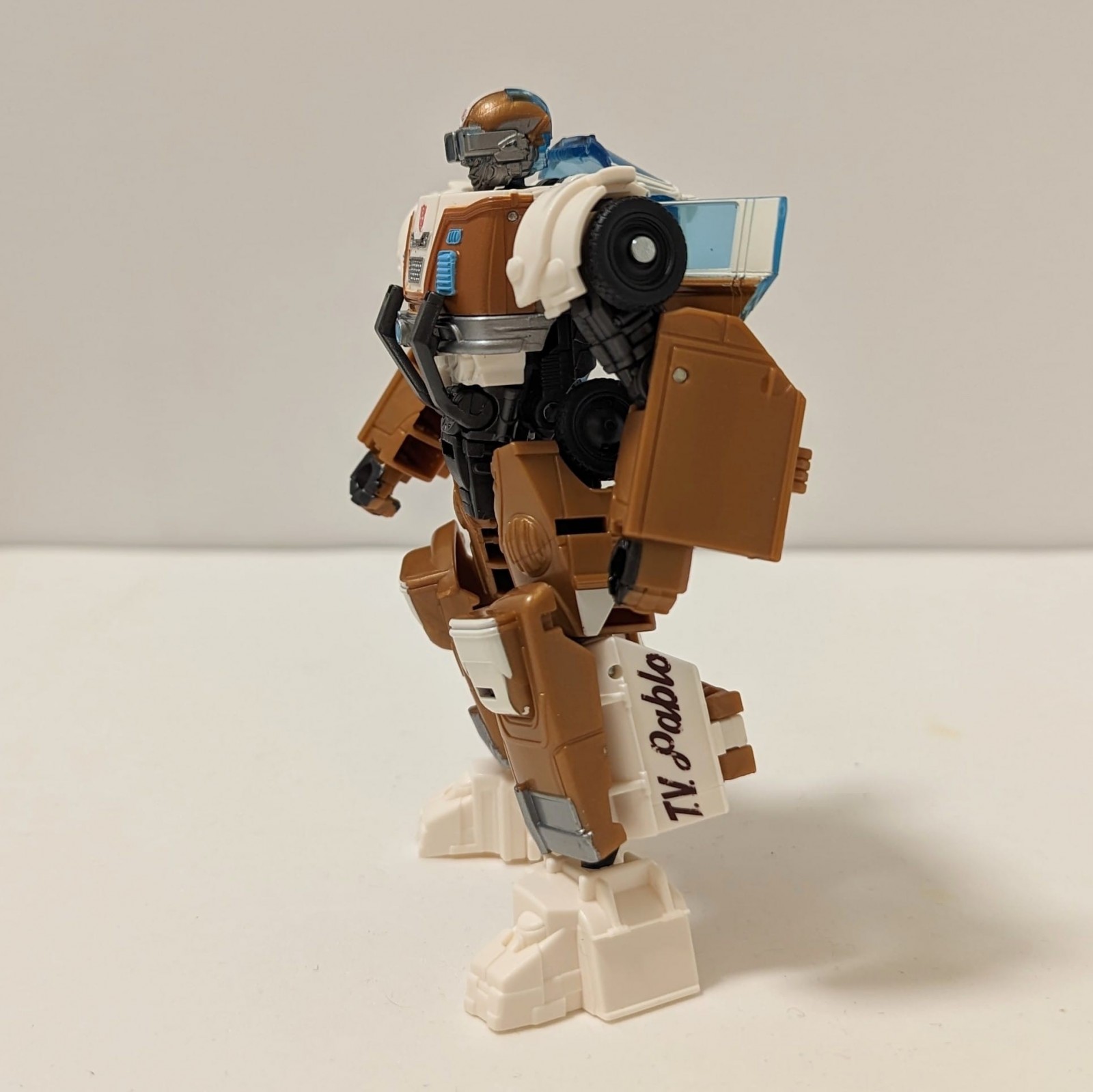Transformers News: First Look at ROTB Wheeljack and Nightbird Toys shows Wheeljack got a Major Redesign Transformers News: First Look at ROTB Wheeljack and Nightbird Toys shows Wheeljack got a Major Redesign