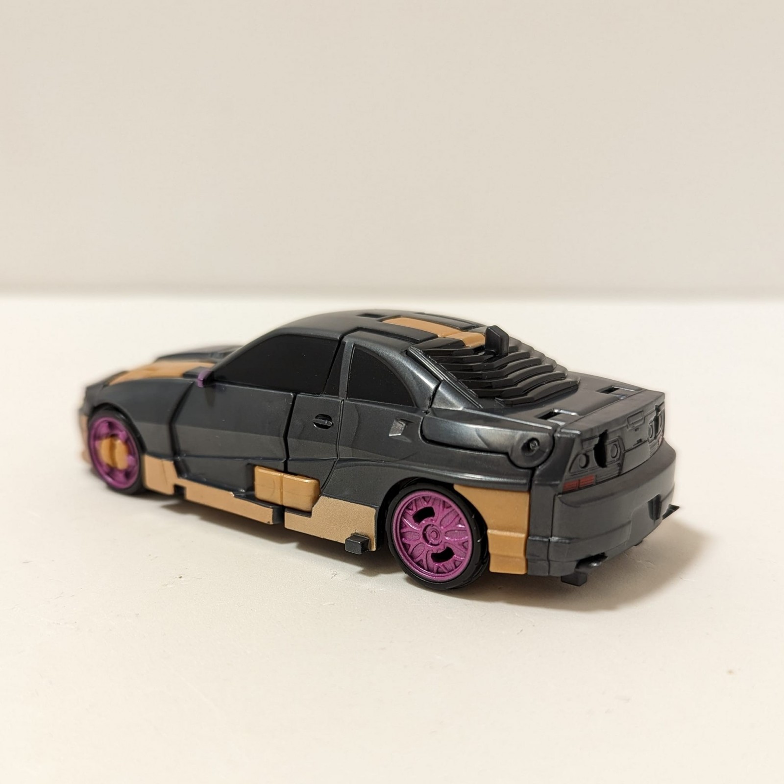 Transformers News: First Look at ROTB Wheeljack and Nightbird Toys shows Wheeljack got a Major Redesign Transformers News: First Look at ROTB Wheeljack and Nightbird Toys shows Wheeljack got a Major Redesign