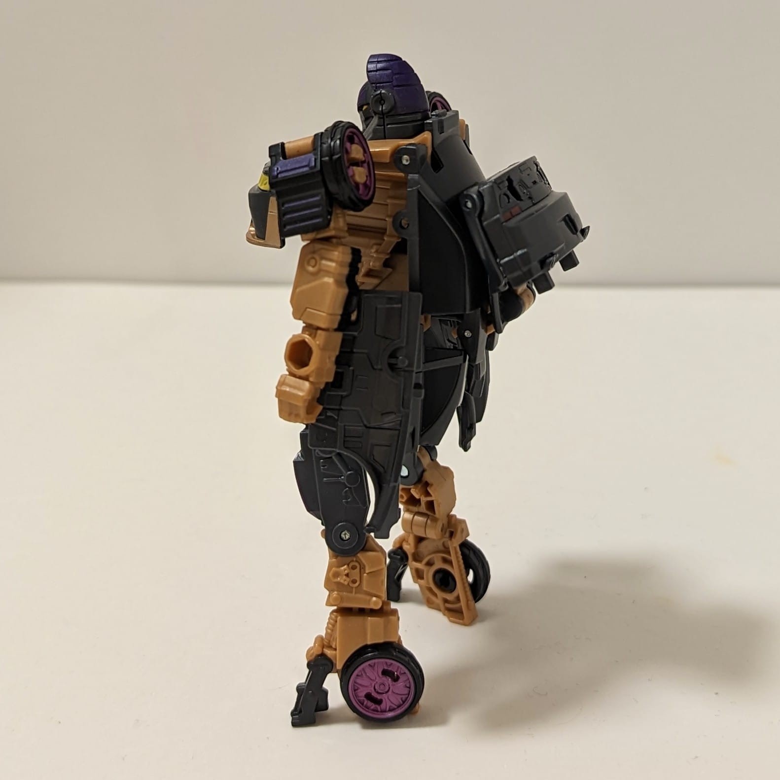 Transformers News: First Look at ROTB Wheeljack and Nightbird Toys shows Wheeljack got a Major Redesign Transformers News: First Look at ROTB Wheeljack and Nightbird Toys shows Wheeljack got a Major Redesign