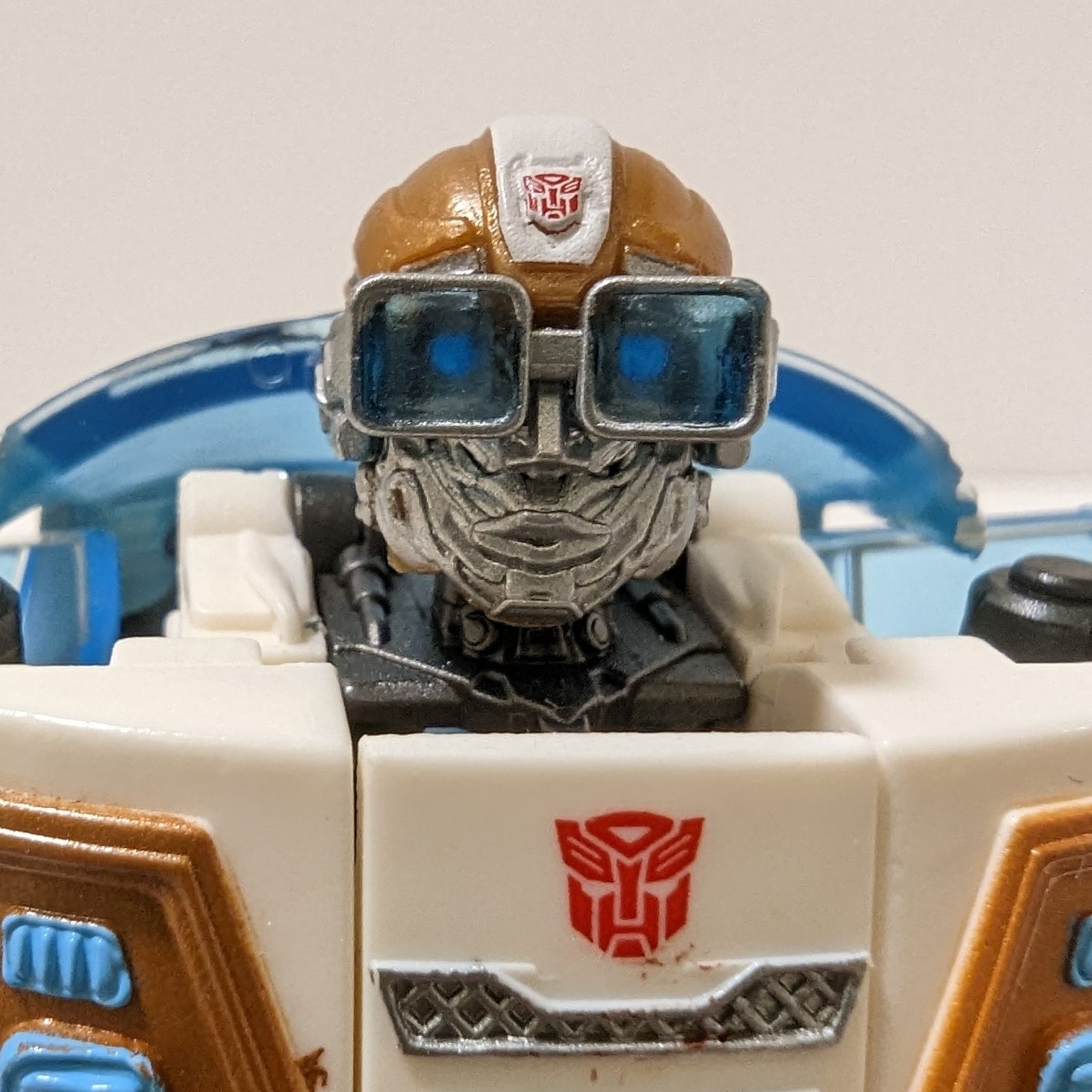 Transformers News: First Look at ROTB Wheeljack and Nightbird Toys shows Wheeljack got a Major Redesign Transformers News: First Look at ROTB Wheeljack and Nightbird Toys shows Wheeljack got a Major Redesign