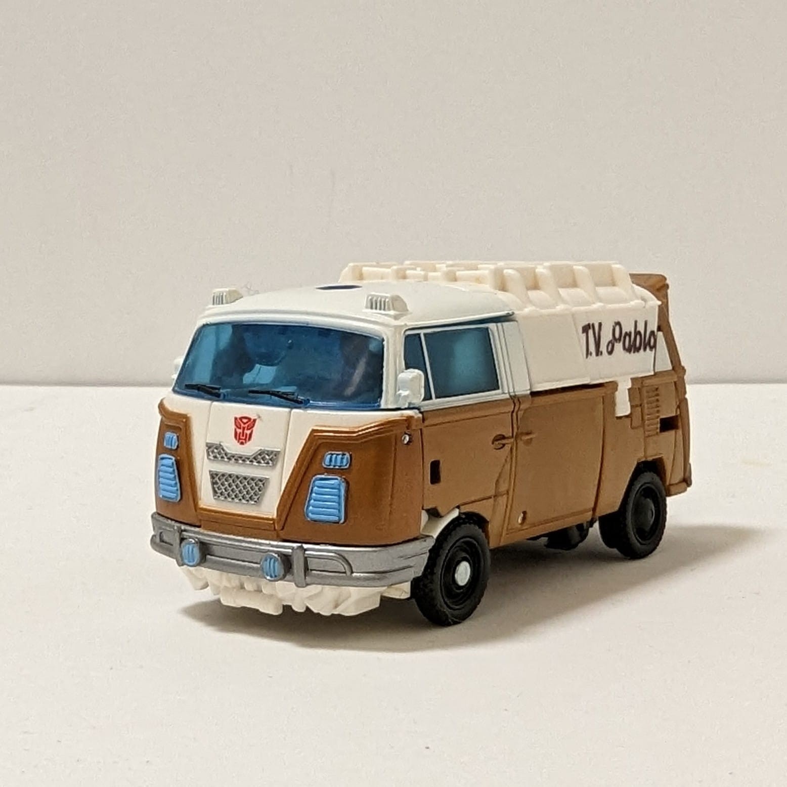 Transformers News: First Look at ROTB Wheeljack and Nightbird Toys shows Wheeljack got a Major Redesign Transformers News: First Look at ROTB Wheeljack and Nightbird Toys shows Wheeljack got a Major Redesign