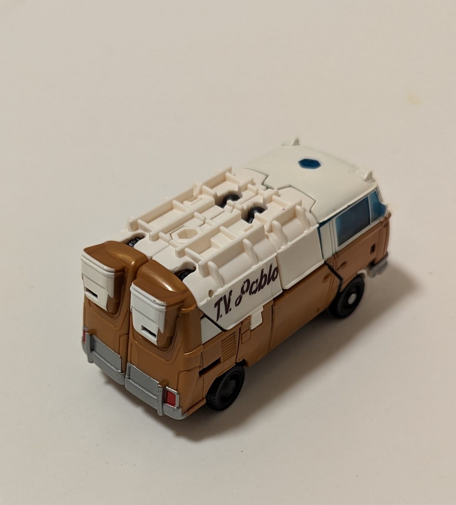 Transformers News: First Look at ROTB Wheeljack and Nightbird Toys shows Wheeljack got a Major Redesign Transformers News: First Look at ROTB Wheeljack and Nightbird Toys shows Wheeljack got a Major Redesign