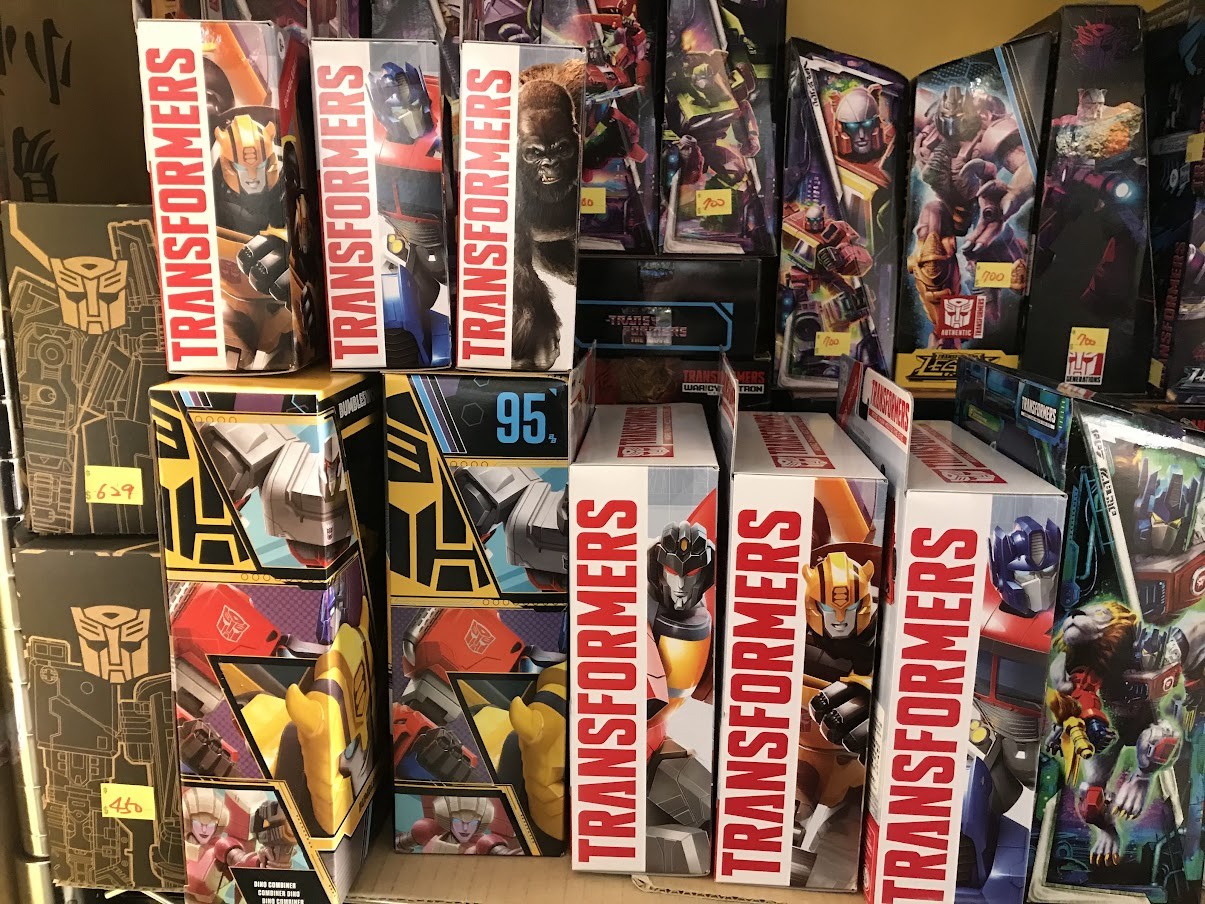 Transformers News: Images of Upcoming New Core Sized Optimus Primal and Alpha Starscream Transformers News: Images of Upcoming New Core Sized Optimus Primal and Alpha Starscream