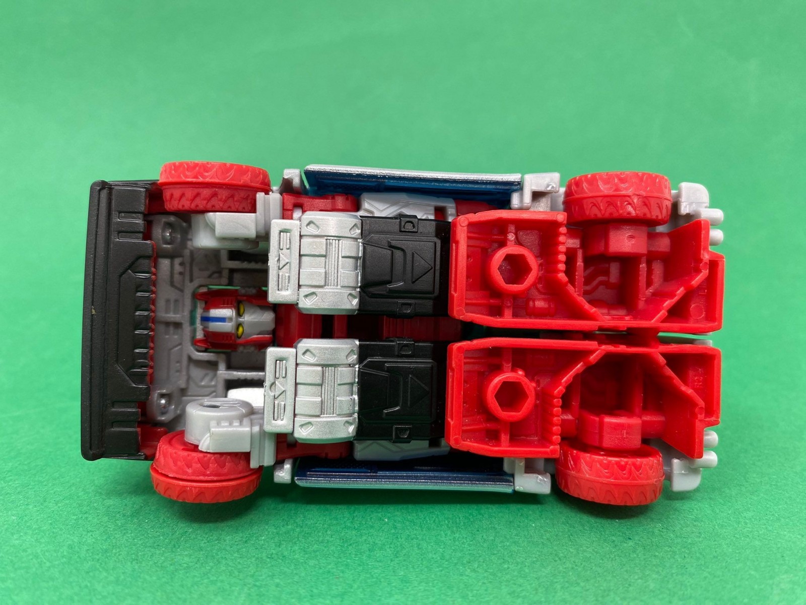 Transformers News: In Hand Look at Legacy Evolution Thundercracker, Crosscut, Skyquake and Slug