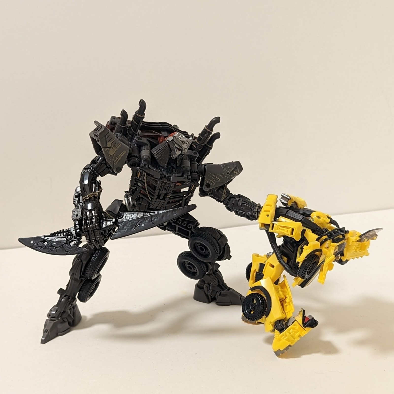 Transformers News: More Images of Studio Series Scourge Showing Size Comparisons Transformers News: More Images of Studio Series Scourge Showing Size Comparisons
