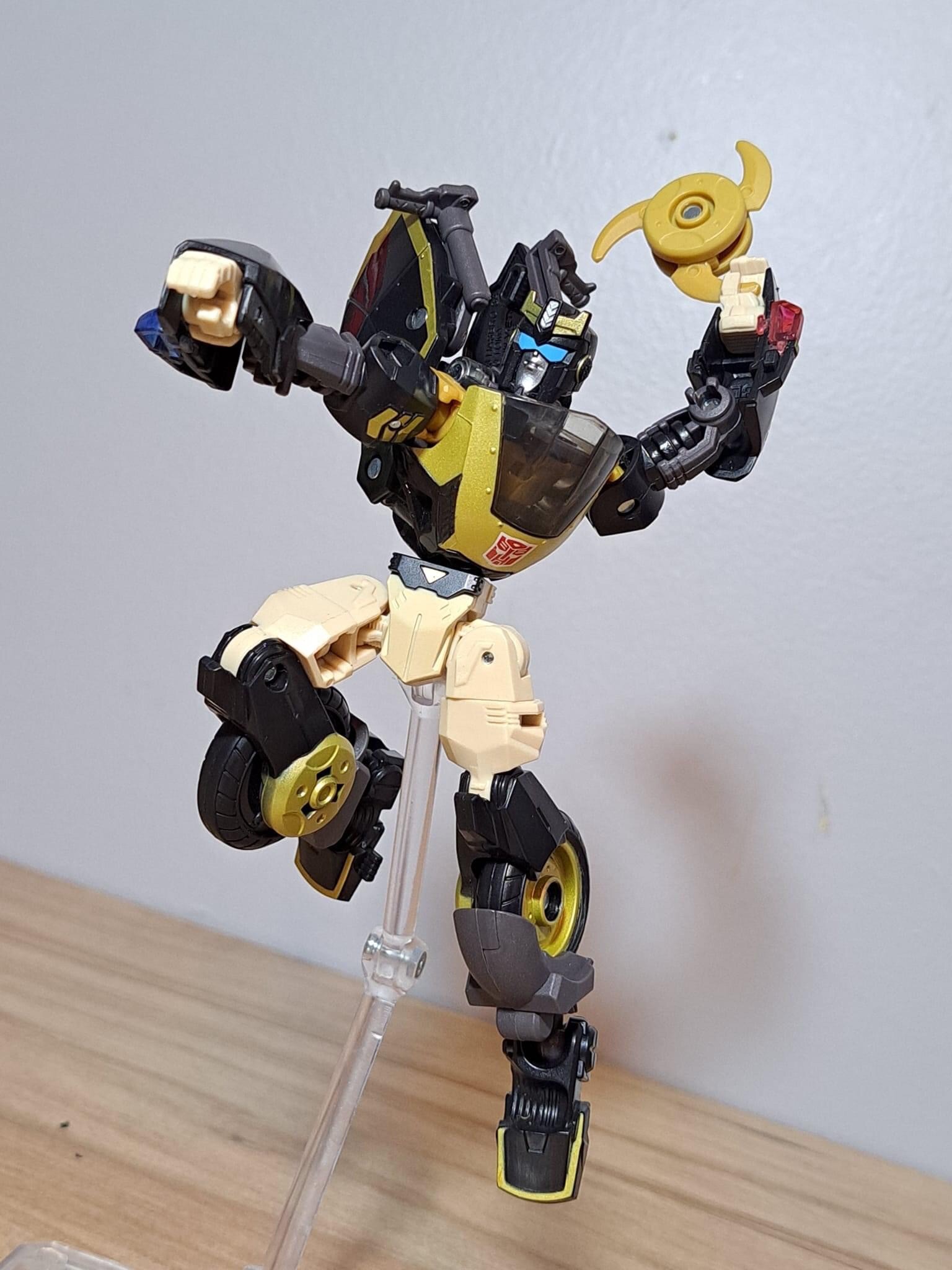 Transformers News: New Images and Review for Transformers Legacy Animated Prowl