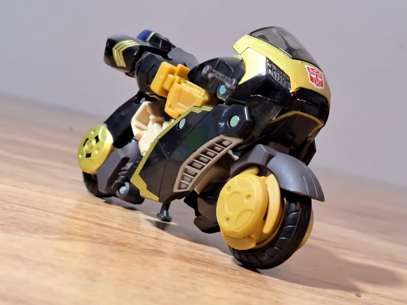 Transformers News: New Images and Review for Transformers Legacy Animated Prowl