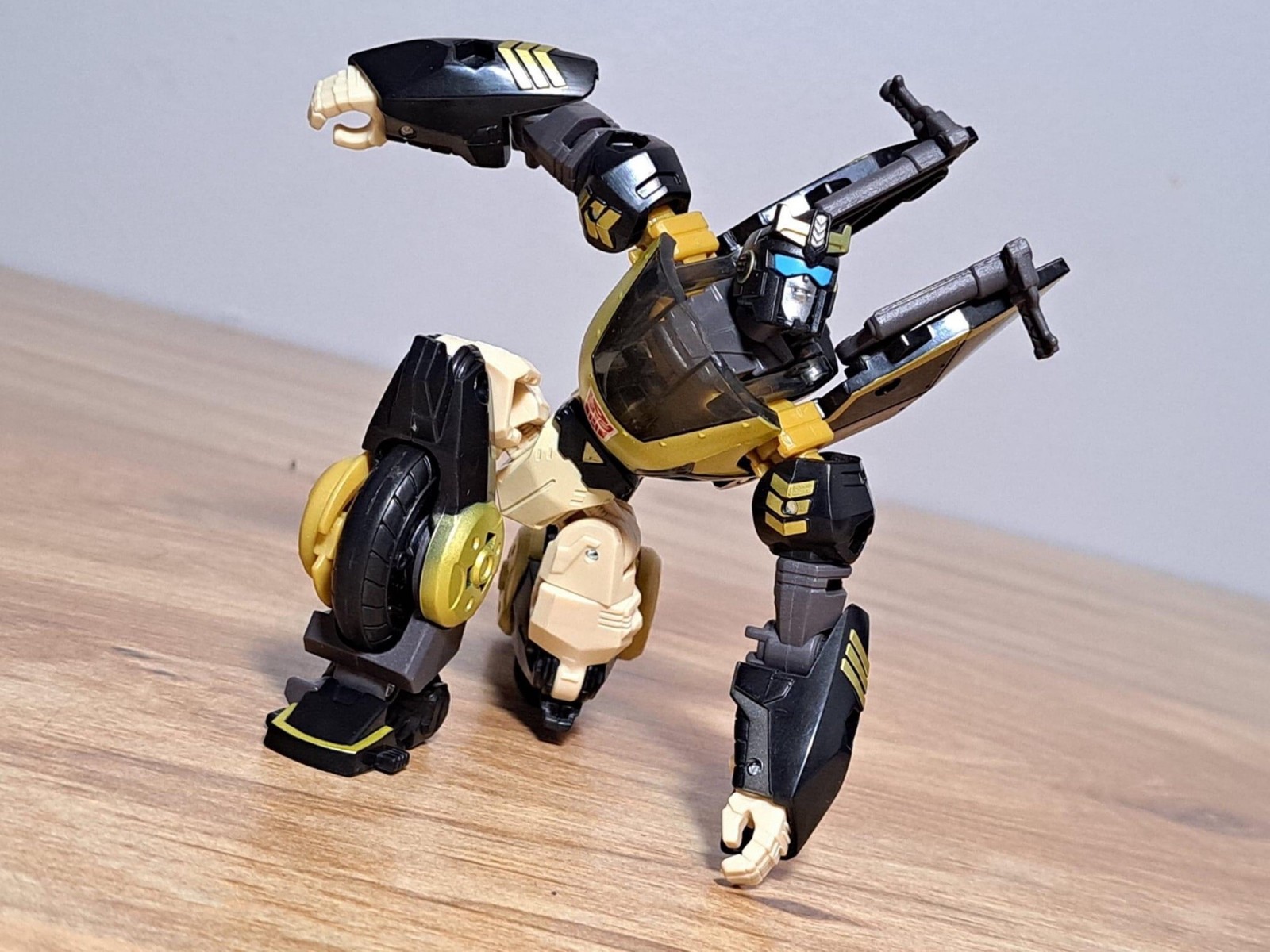 Transformers News: New Images and Review for Transformers Legacy Animated Prowl