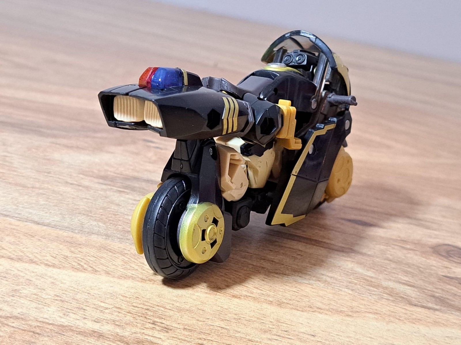 Transformers News: New Images and Review for Transformers Legacy Animated Prowl