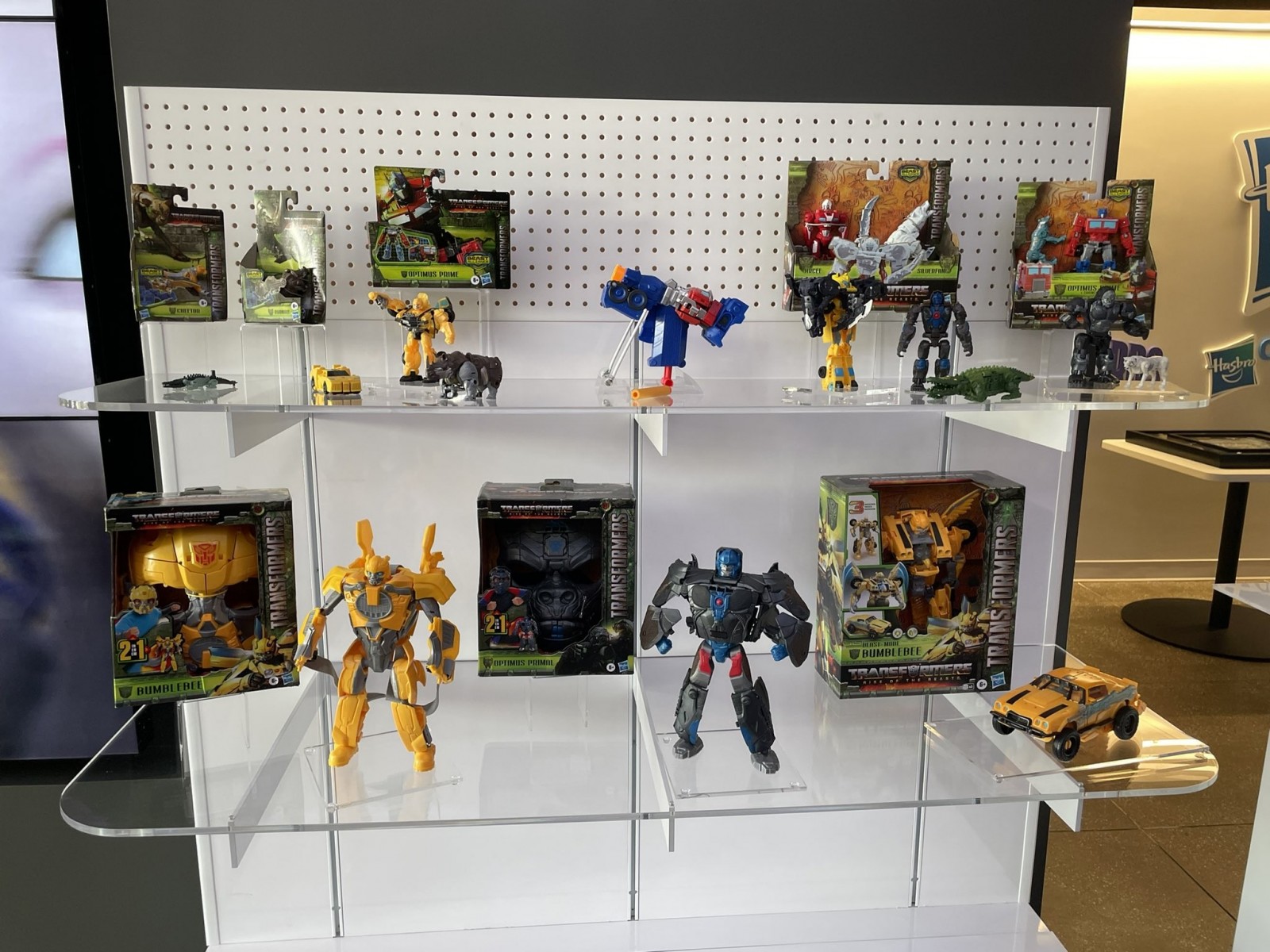 Transformers News: Another Rise of the Beast Reveal with 3 Step Optimus Primal + Look at the Packaging of the Main Line