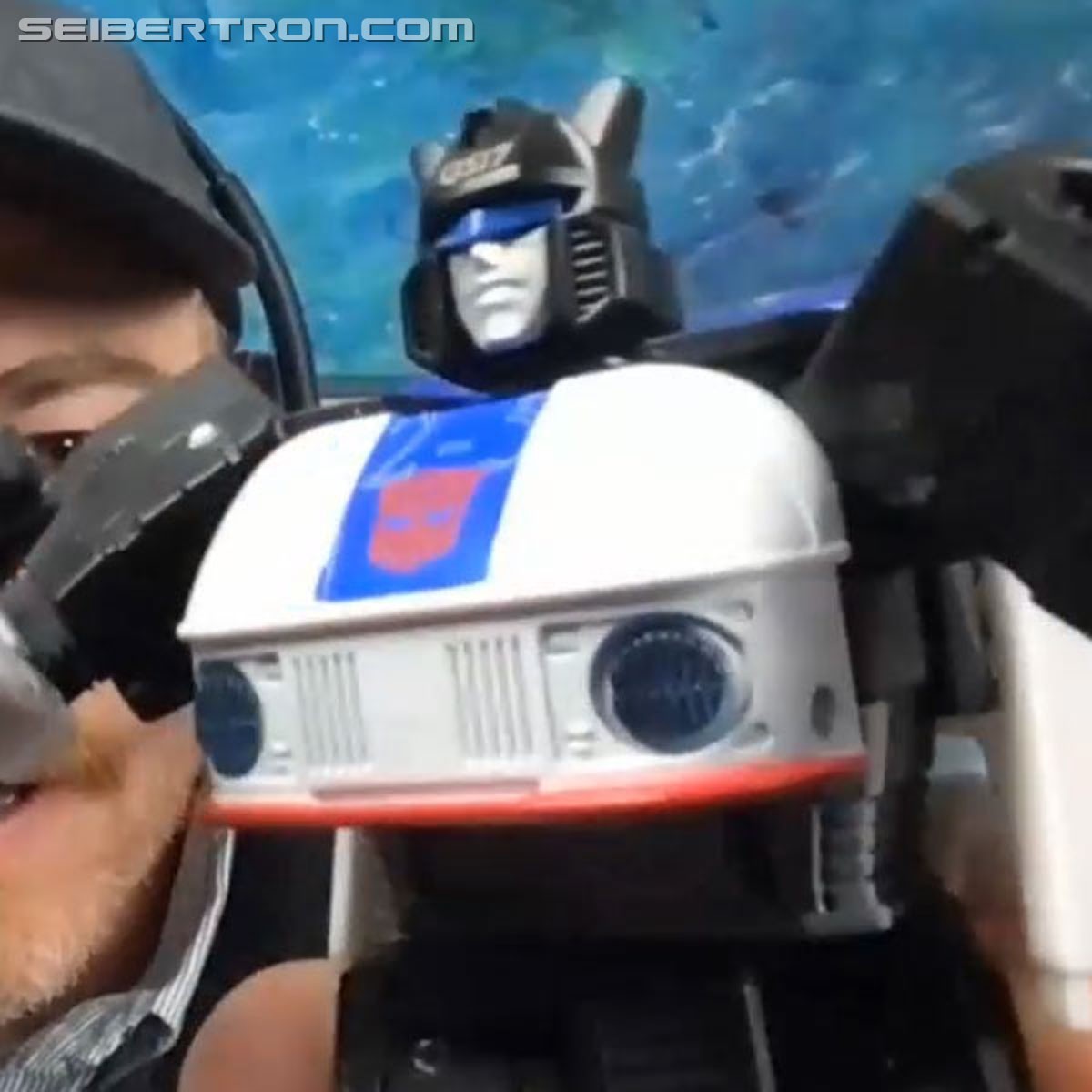 Transformers News: ORIGINS JAZZ revealed from the Buzzworthy Bumblebee line Transformers News: ORIGINS JAZZ revealed from the Buzzworthy Bumblebee line