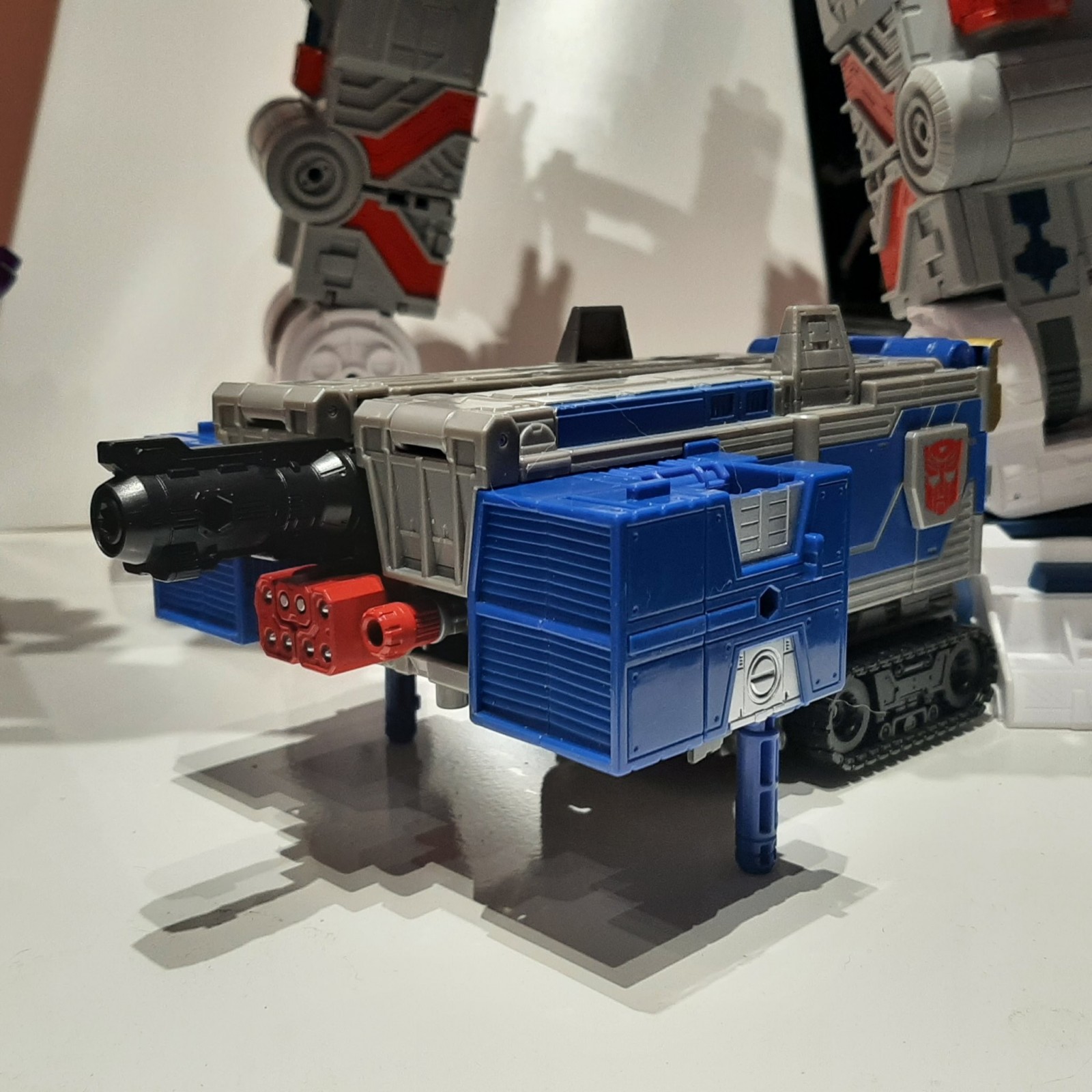 Transformers News: More Images of Legacy Commander Armada Prime Show All Modes, Size Comparisons and Removable Matrix Transformers News: More Images of Legacy Commander Armada Prime Show All Modes, Size Comparisons and Removable Matrix