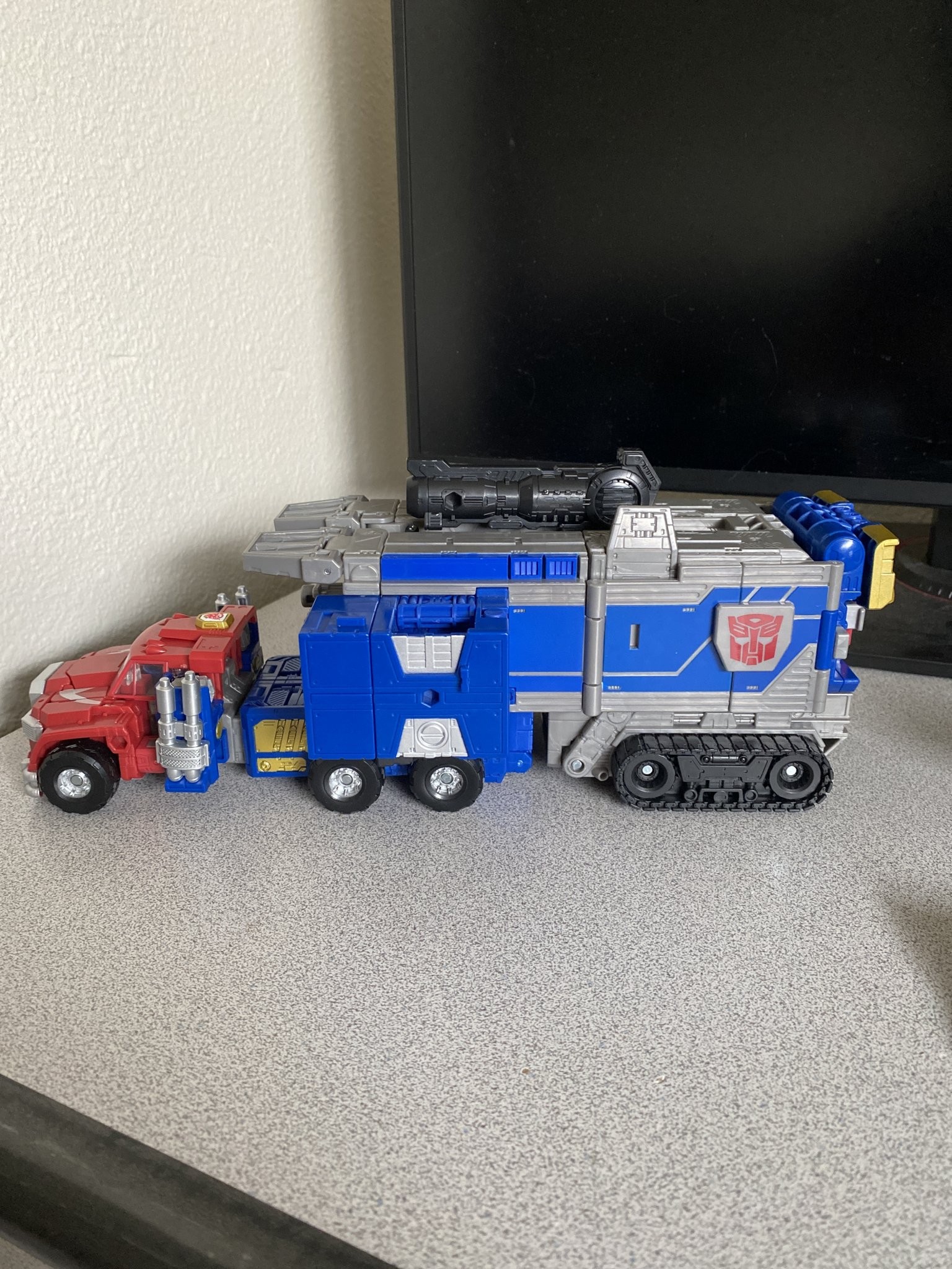Transformers News: More Images of Legacy Commander Armada Prime Show All Modes, Size Comparisons and Removable Matrix Transformers News: More Images of Legacy Commander Armada Prime Show All Modes, Size Comparisons and Removable Matrix