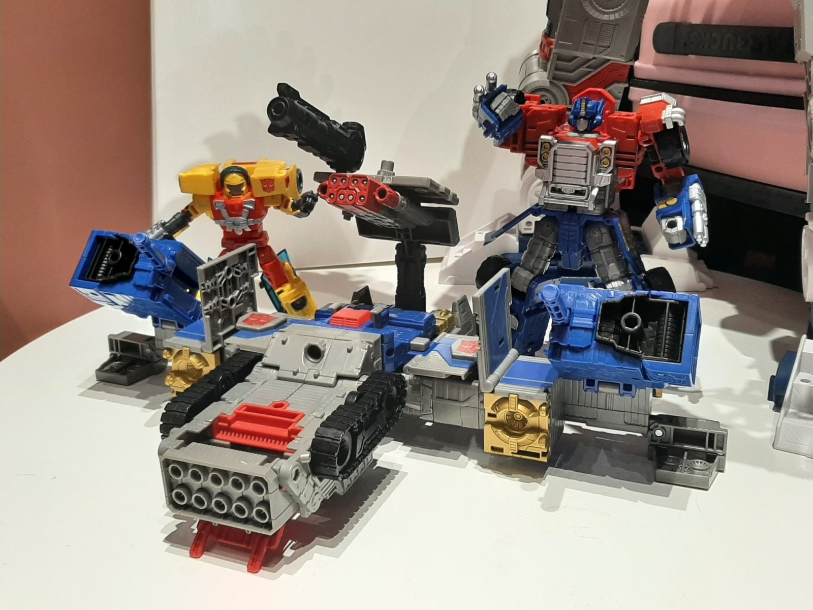 Transformers News: More Images of Legacy Commander Armada Prime Show All Modes, Size Comparisons and Removable Matrix Transformers News: More Images of Legacy Commander Armada Prime Show All Modes, Size Comparisons and Removable Matrix