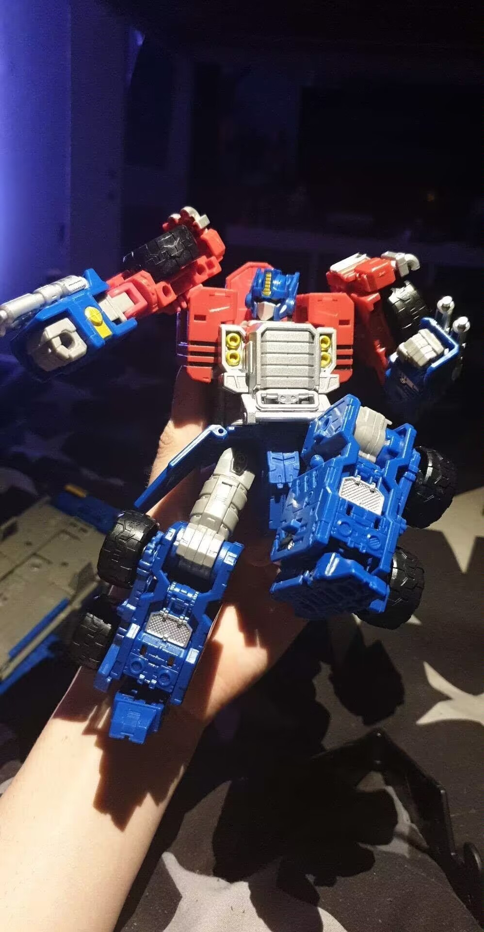 Transformers News: More Images of Legacy Commander Armada Prime Show All Modes, Size Comparisons and Removable Matrix Transformers News: More Images of Legacy Commander Armada Prime Show All Modes, Size Comparisons and Removable Matrix