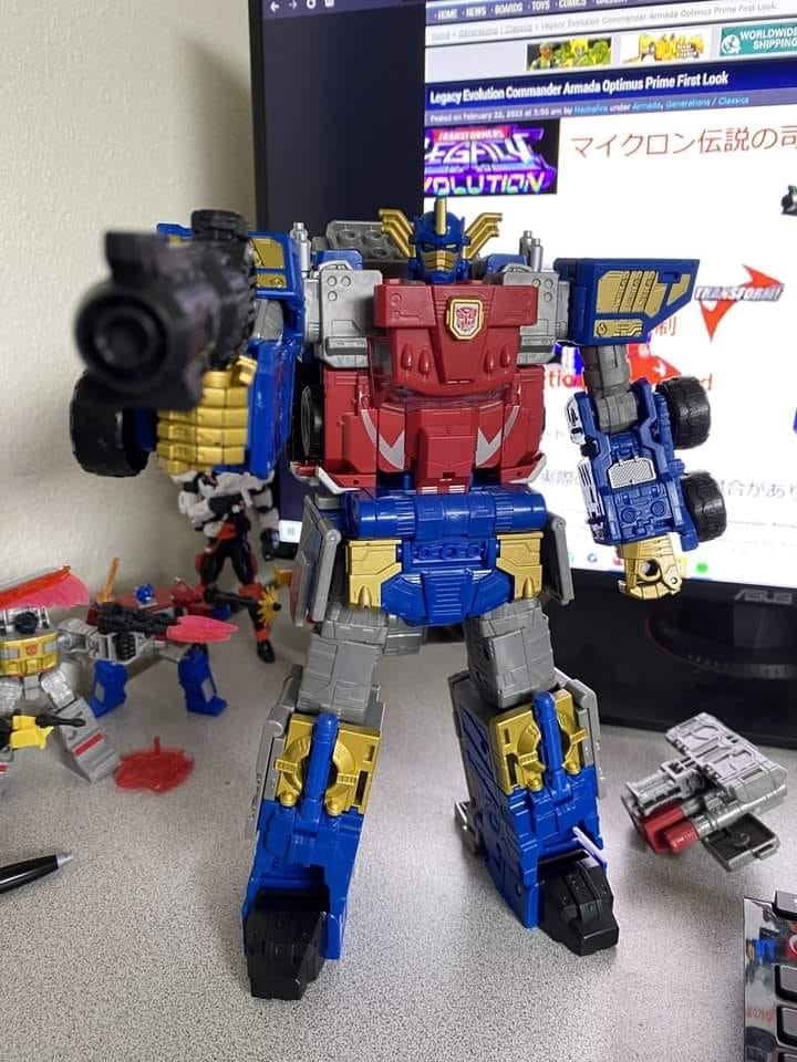 Transformers News: More Images of Legacy Commander Armada Prime Show All Modes, Size Comparisons and Removable Matrix Transformers News: More Images of Legacy Commander Armada Prime Show All Modes, Size Comparisons and Removable Matrix
