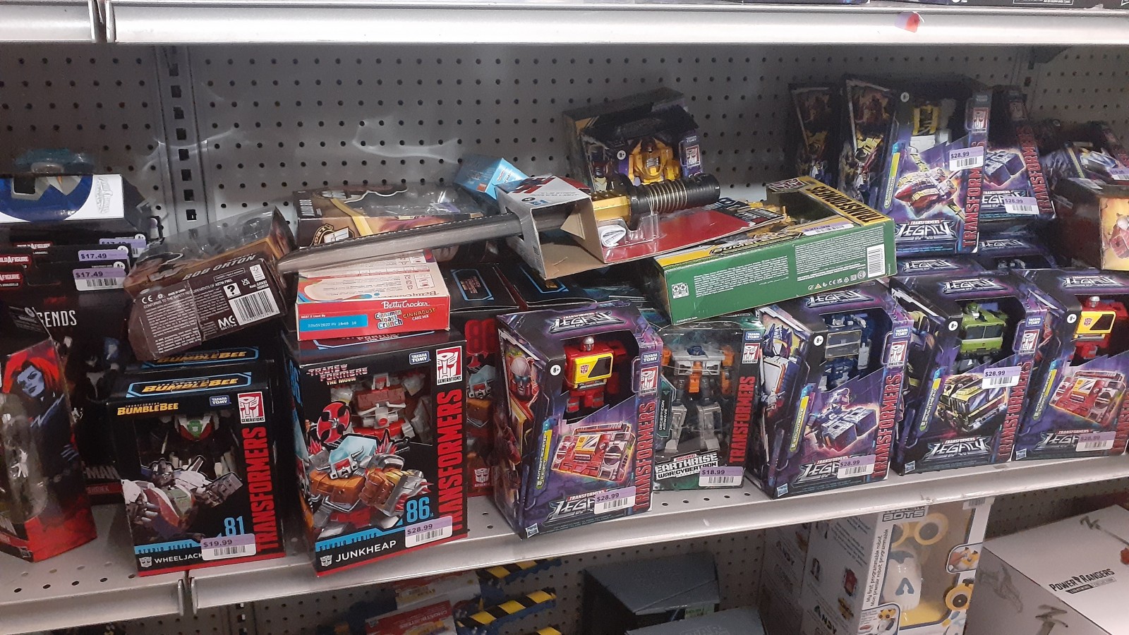 Transformers News: Various Transformers Toys Skipped by Canadian Retailers Now Found at Liquidator Transformers News: Various Transformers Toys Skipped by Canadian Retailers Now Found at Liquidator