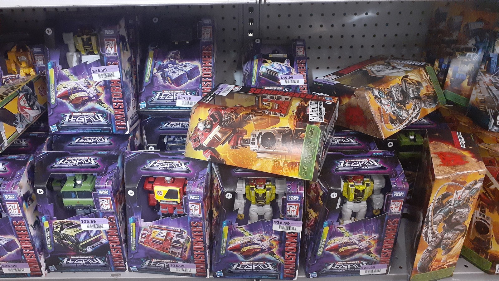 Transformers News: Various Transformers Toys Skipped by Canadian Retailers Now Found at Liquidator Transformers News: Various Transformers Toys Skipped by Canadian Retailers Now Found at Liquidator