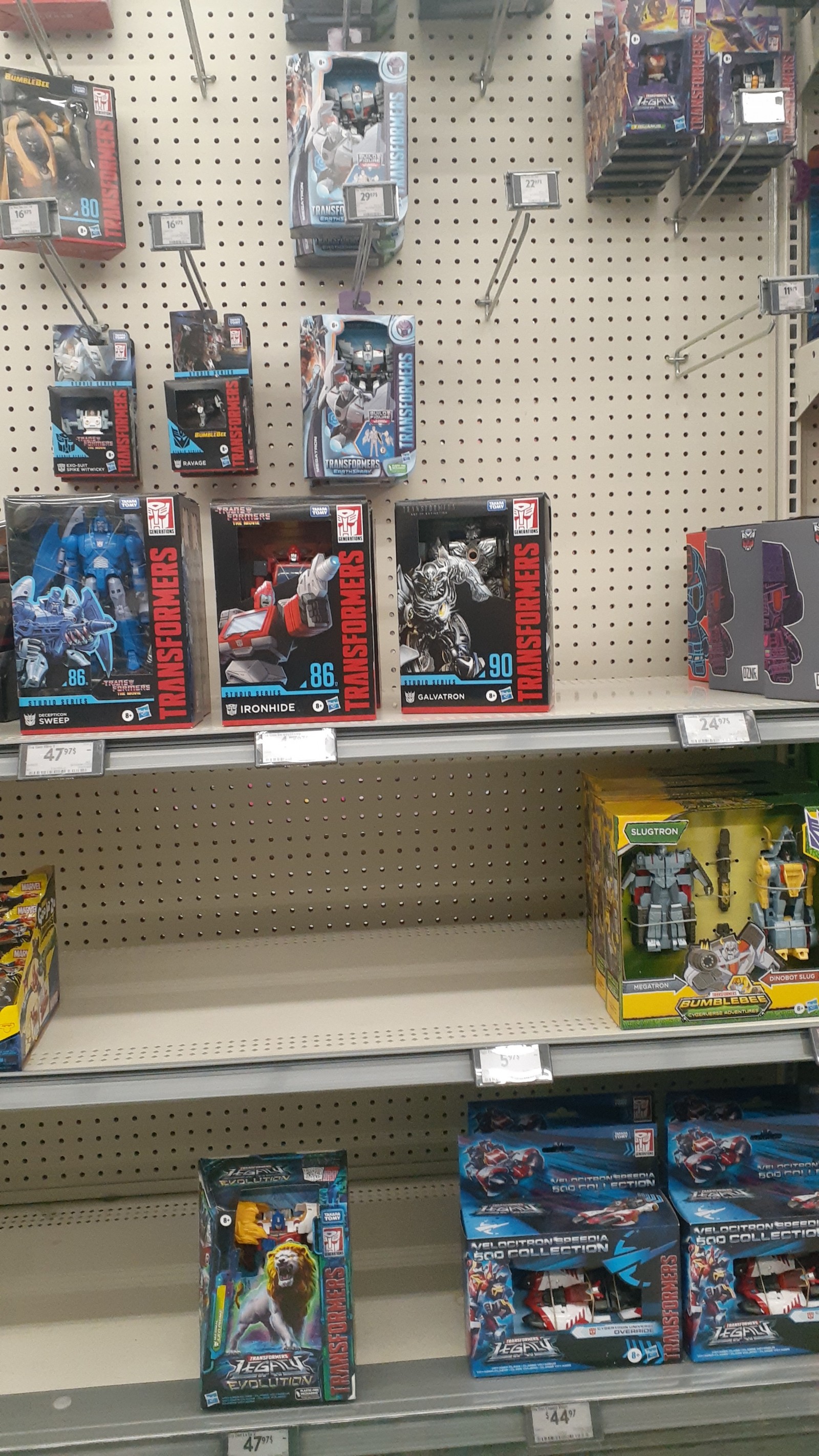 Transformers News: Canadian Sightings News with Titan Guardian Robot and Reset at Walmart Transformers News: Canadian Sightings News with Titan Guardian Robot and Reset at Walmart