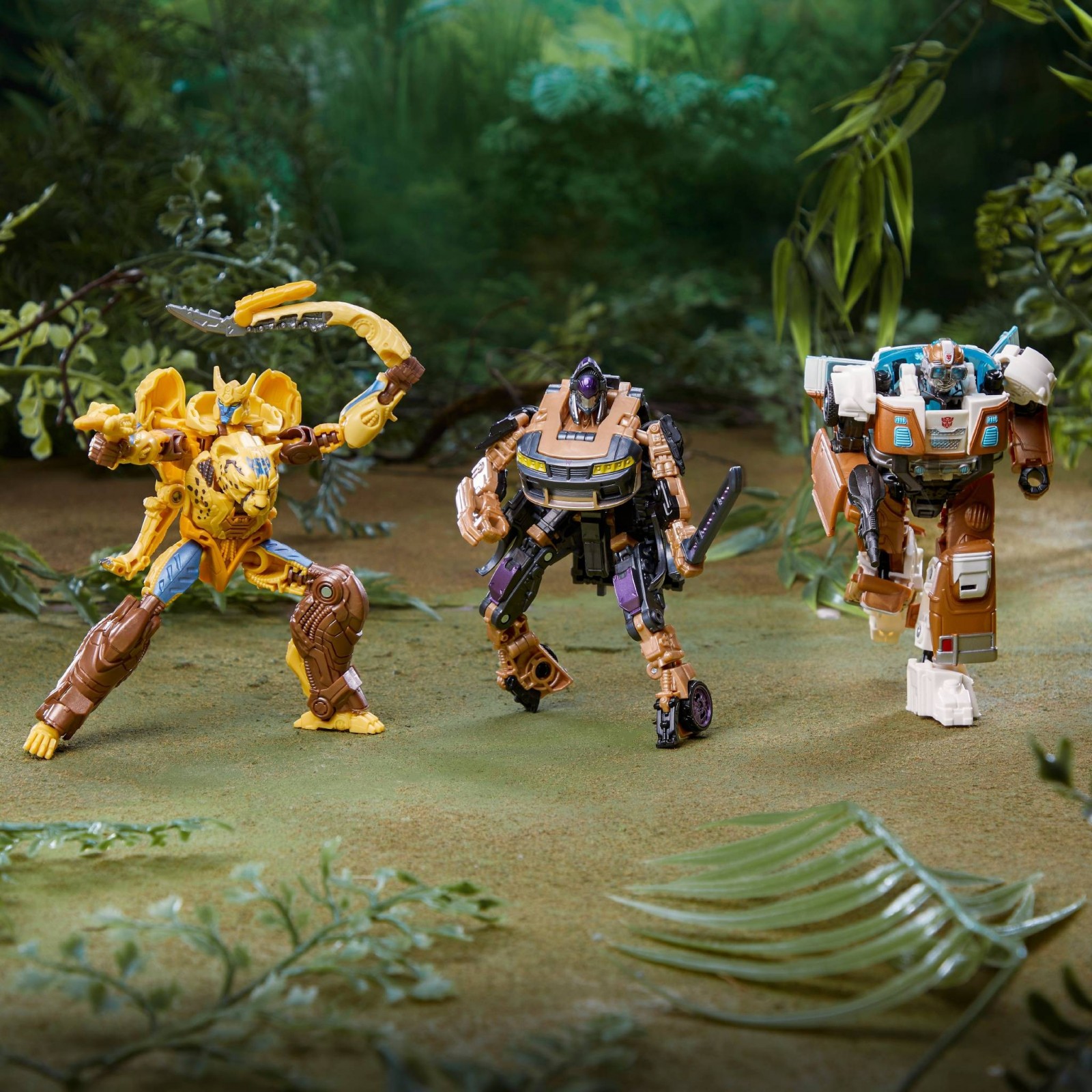 Transformers News: First Look at Only Predacon Character in Rise of the Beasts Toyline So Far + Mainline Mirage Transformers News: First Look at Only Predacon Character in Rise of the Beasts Toyline So Far + Mainline Mirage