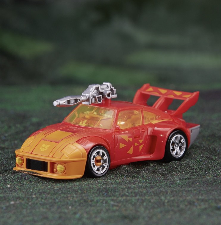 Transformers News: Walmart Exclusive G2 Themed Line Revealed
