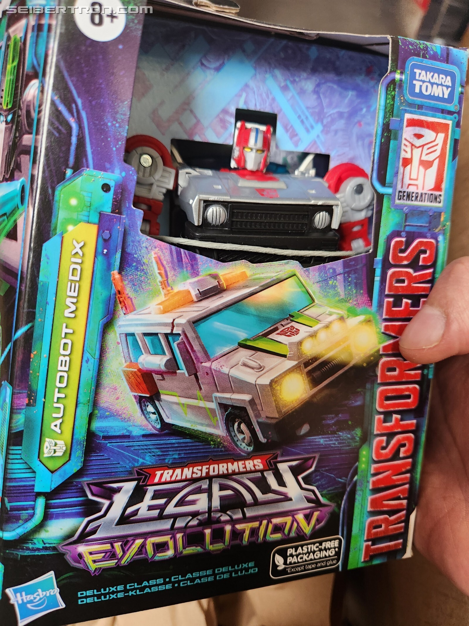 Transformers News: First Look at Legacy Evolution Medix Box Art Transformers News: First Look at Legacy Evolution Medix Box Art