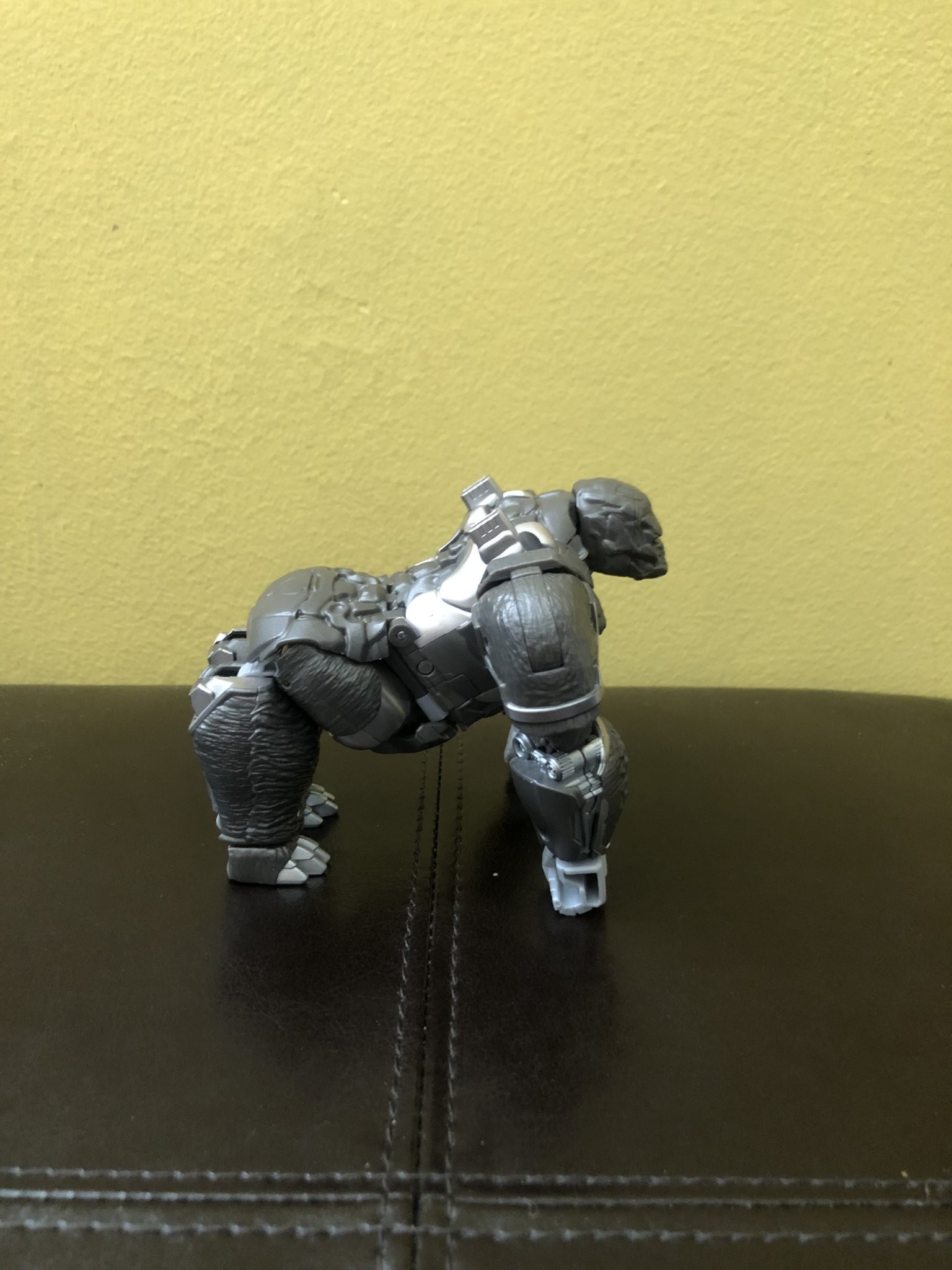 Transformers News: More Images of ROTB Voyager Optimus PriImal Showing Both Modes + Transformation Video