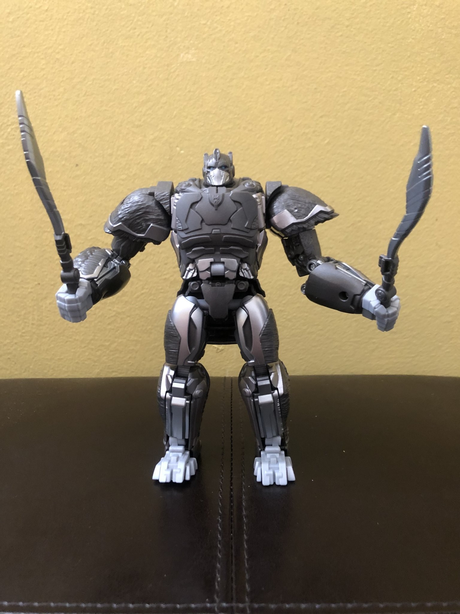 Transformers News: More Images of ROTB Voyager Optimus PriImal Showing Both Modes + Transformation Video