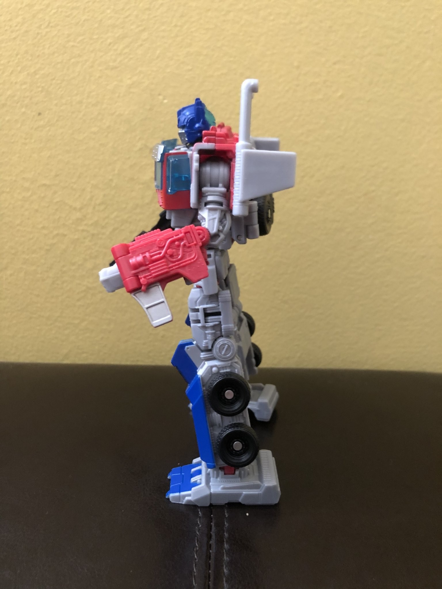 Transformers News: Pictorial Review of ROTB Voyager Optimus Prime Transformers News: Pictorial Review of ROTB Voyager Optimus Prime