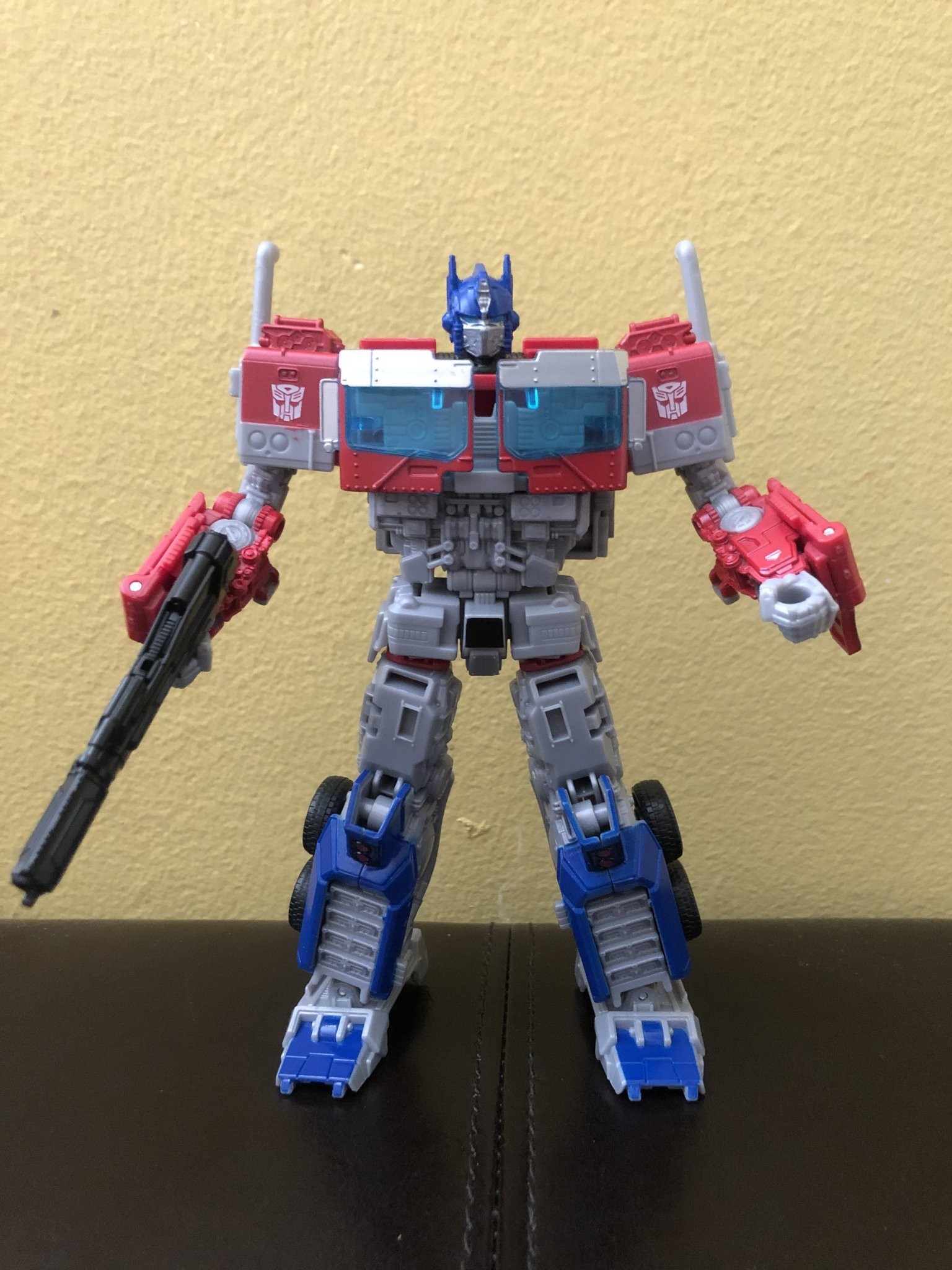 Transformers News: Pictorial Review of ROTB Voyager Optimus Prime Transformers News: Pictorial Review of ROTB Voyager Optimus Prime