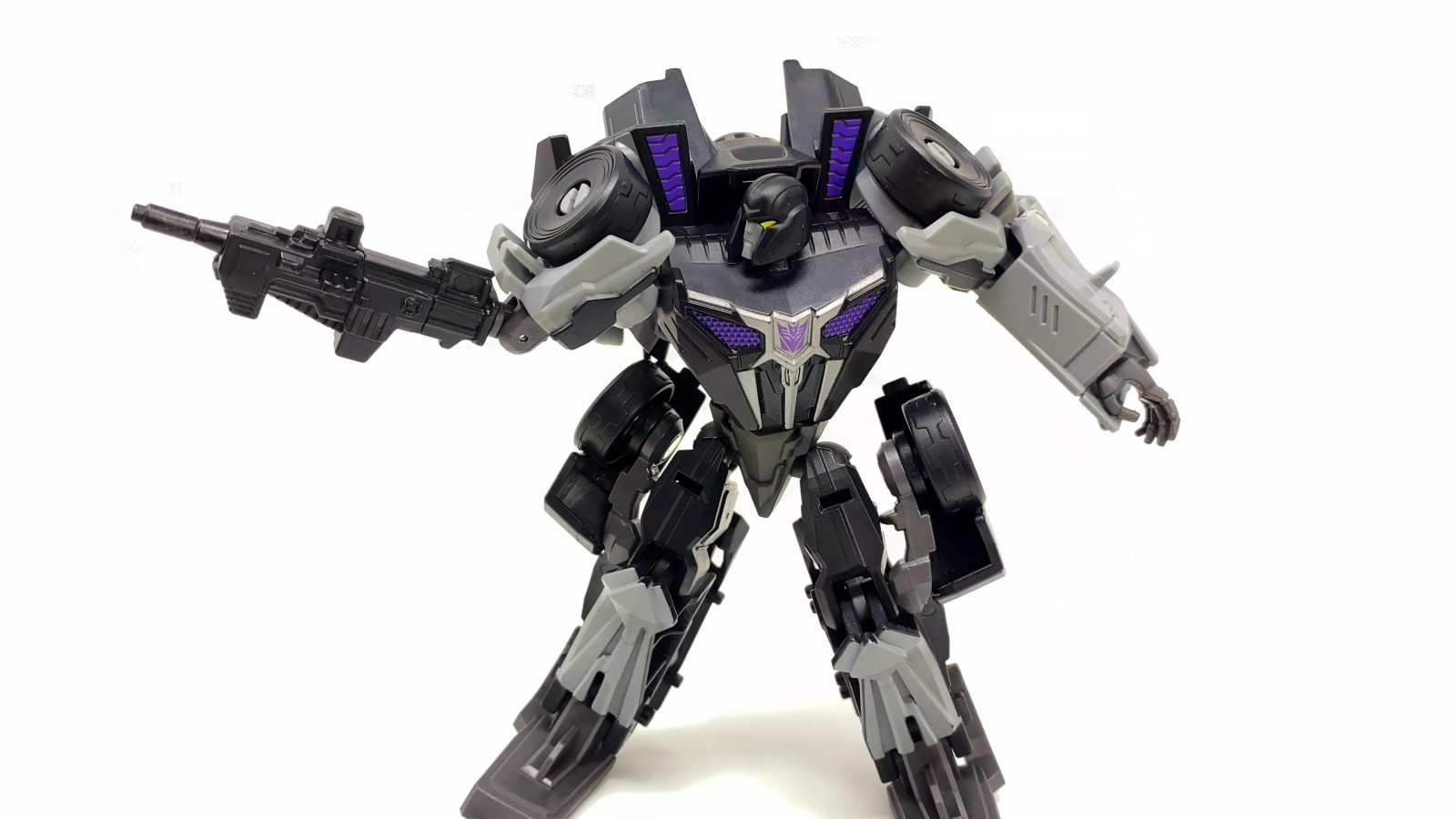 Transformers News: In Hand Images of Studio Series Gamer Edition Optimus Prime and Barricade Transformers News: In Hand Images of Studio Series Gamer Edition Optimus Prime and Barricade