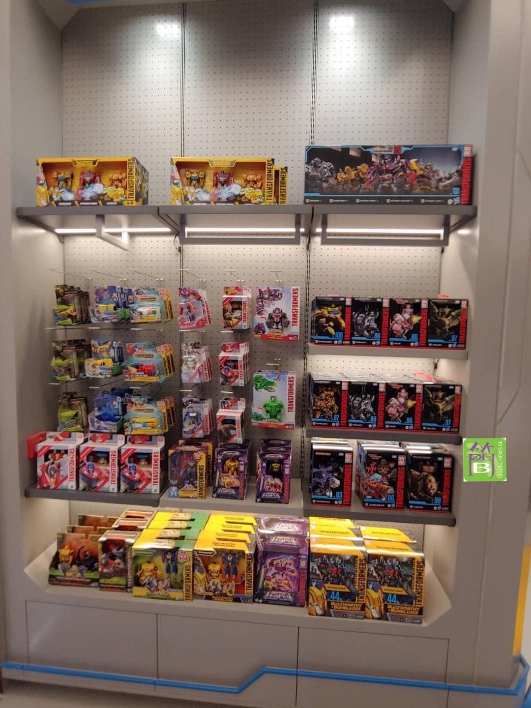 Transformers News: Images of New Official Transformers Restauraunt in Hong Kong Transformers News: Images of New Official Transformers Restauraunt in Hong Kong
