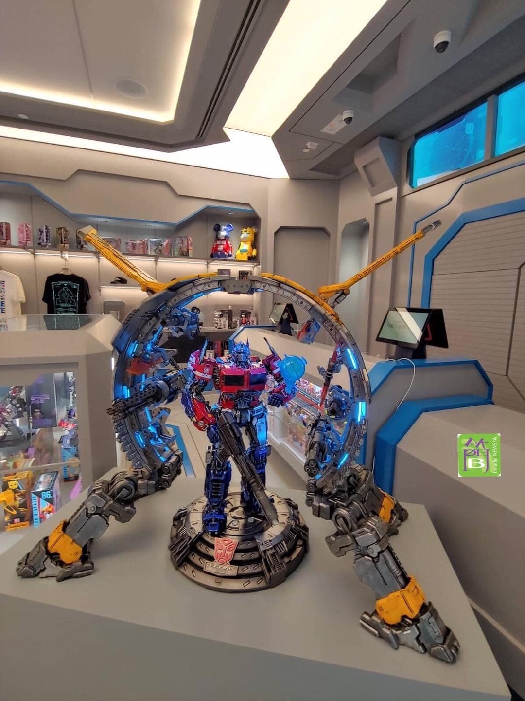 Transformers News: Images of New Official Transformers Restauraunt in Hong Kong Transformers News: Images of New Official Transformers Restauraunt in Hong Kong