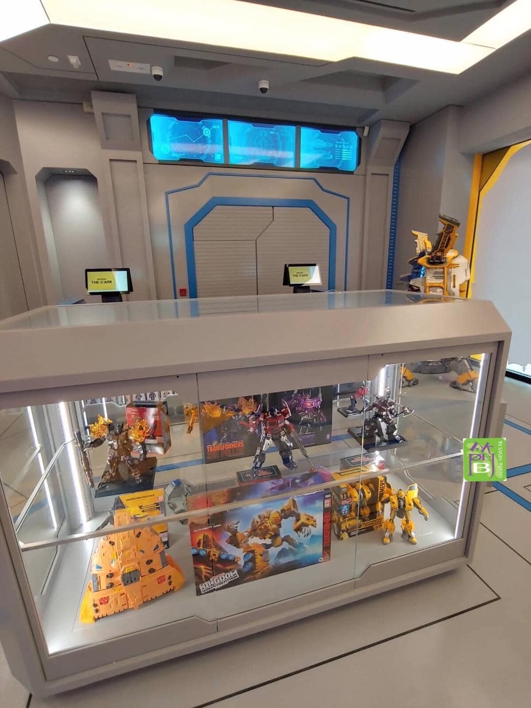Transformers News: Images of New Official Transformers Restauraunt in Hong Kong Transformers News: Images of New Official Transformers Restauraunt in Hong Kong