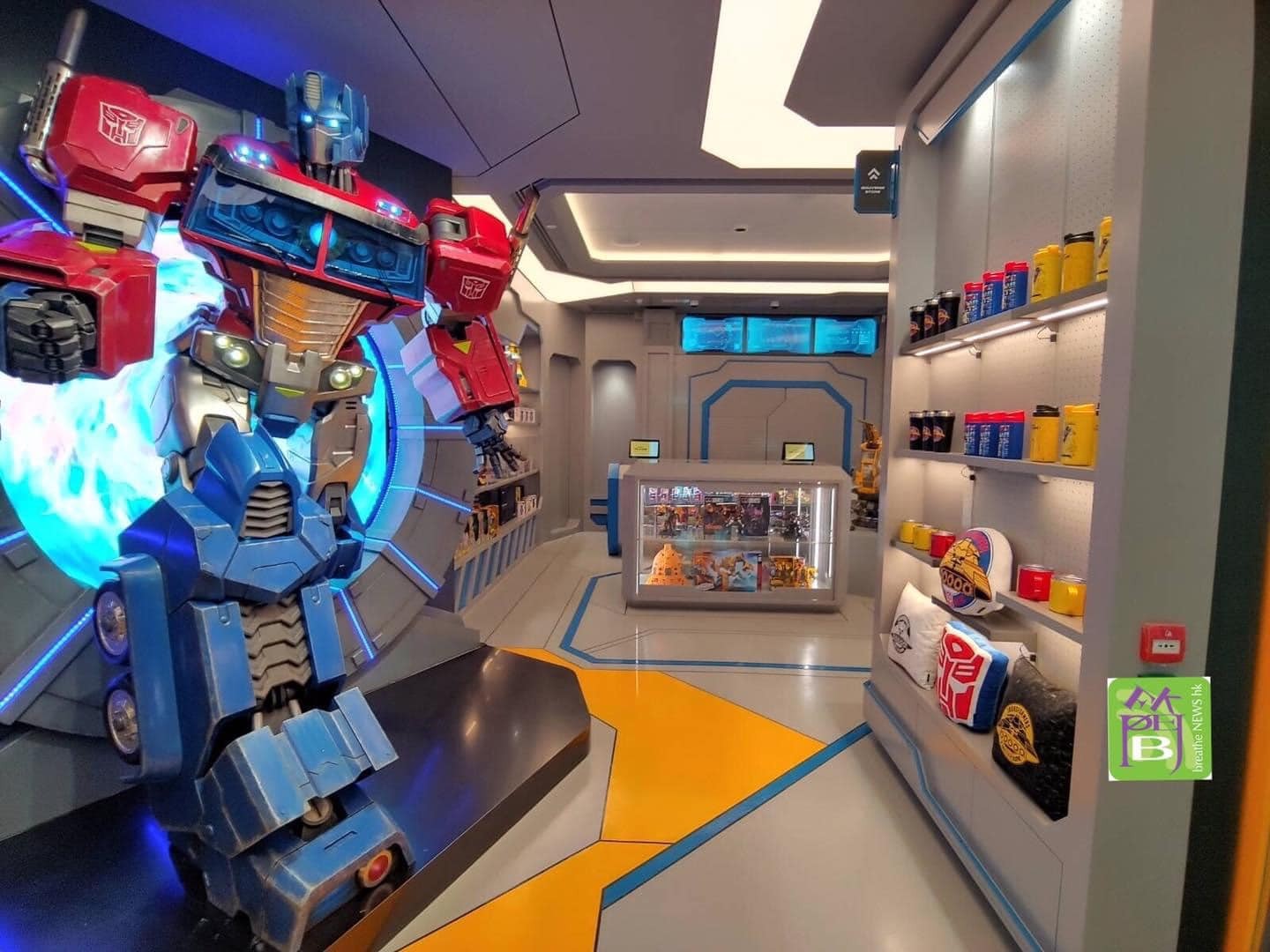 Transformers News: Images of New Official Transformers Restauraunt in Hong Kong Transformers News: Images of New Official Transformers Restauraunt in Hong Kong