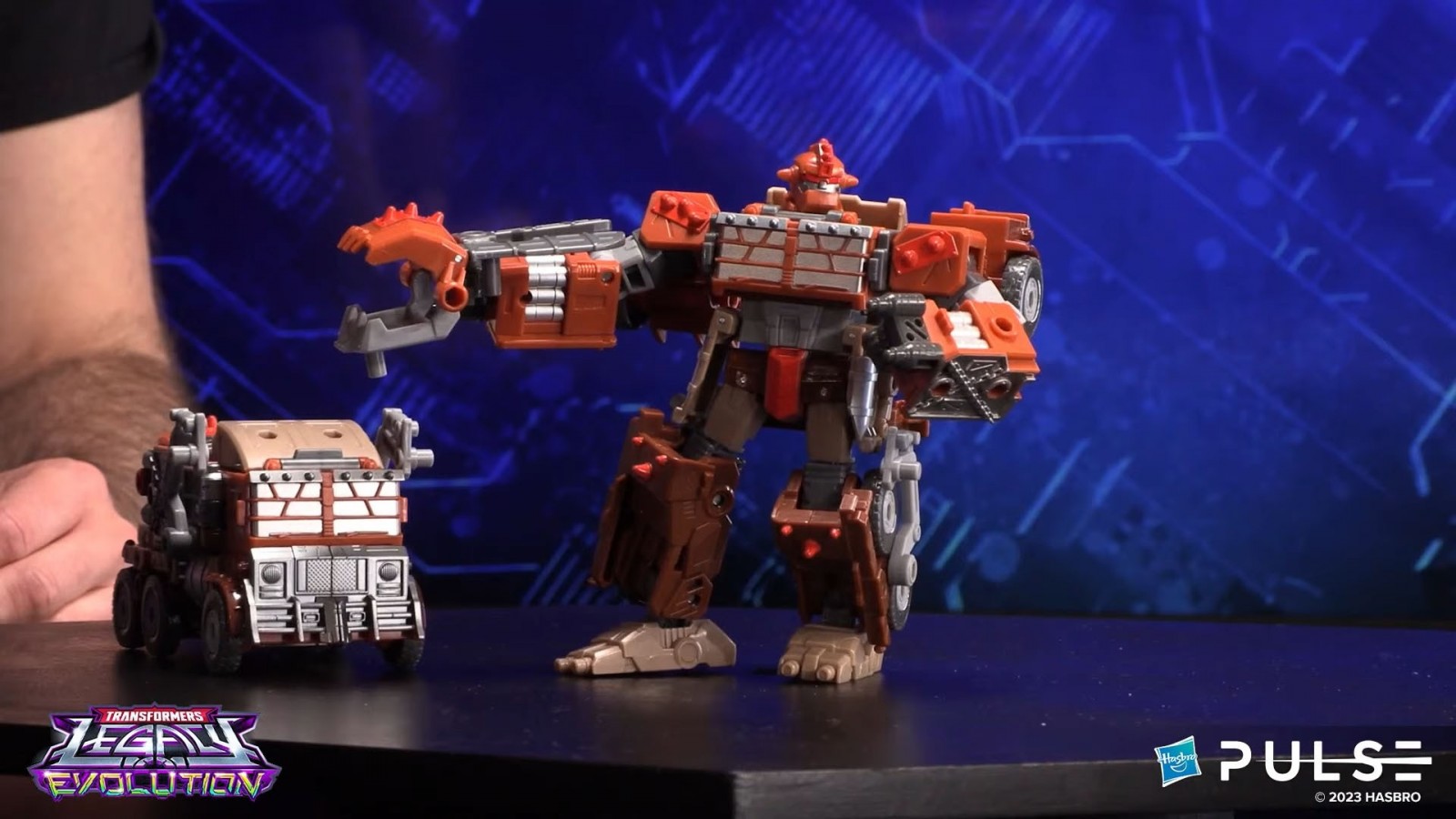 Transformers News: New Transformers Reveals From Today's Stream Include Leader ROTB Primal, Legacy Bludgeon and More Transformers News: New Transformers Reveals From Today's Stream Include Leader ROTB Primal, Legacy Bludgeon and More