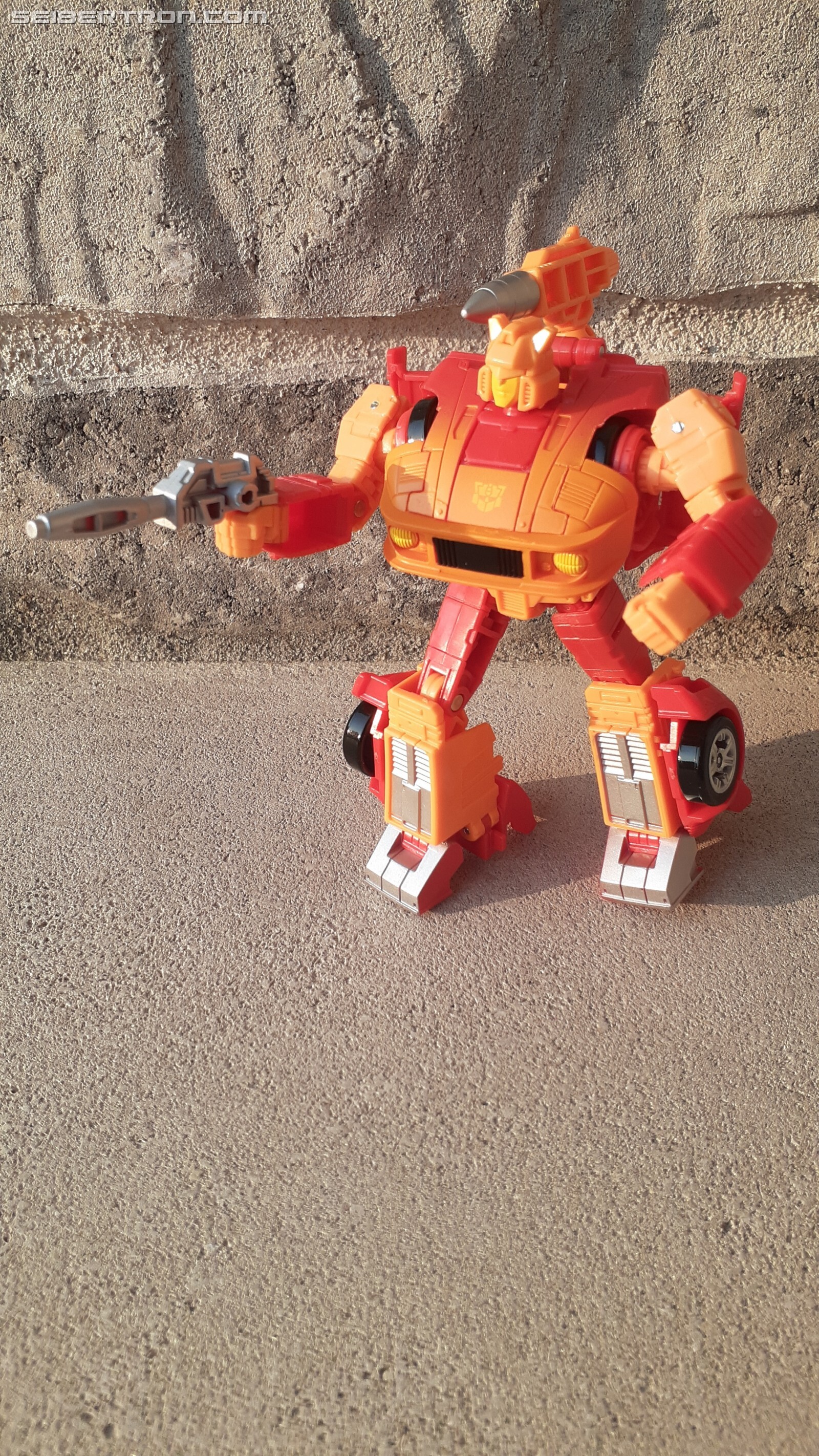 Transformers News: In Hand Images and Reviews of Deluxes from Walmart G2 Line
