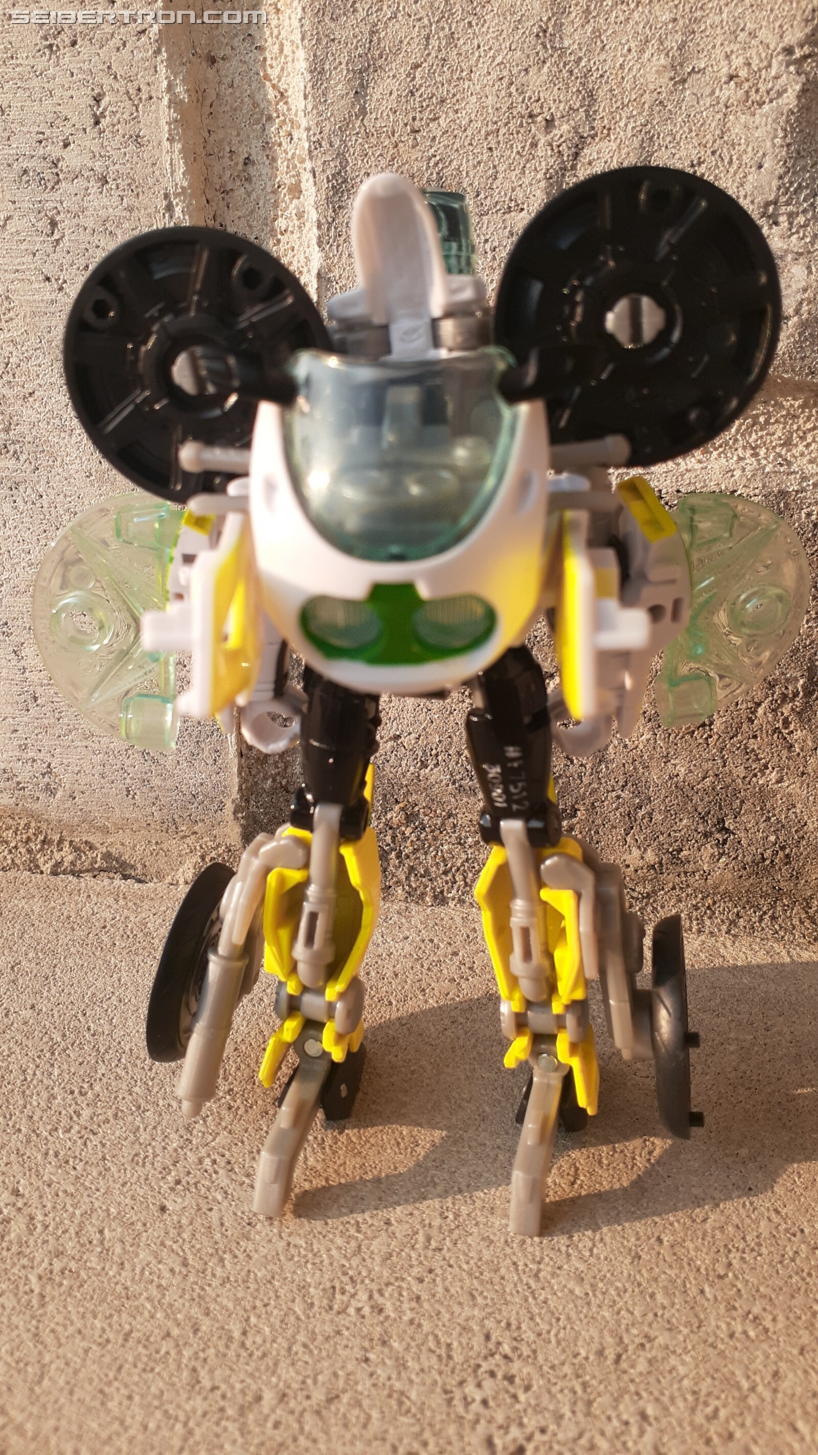 Transformers News: In Hand Images and Reviews of Deluxes from Walmart G2 Line