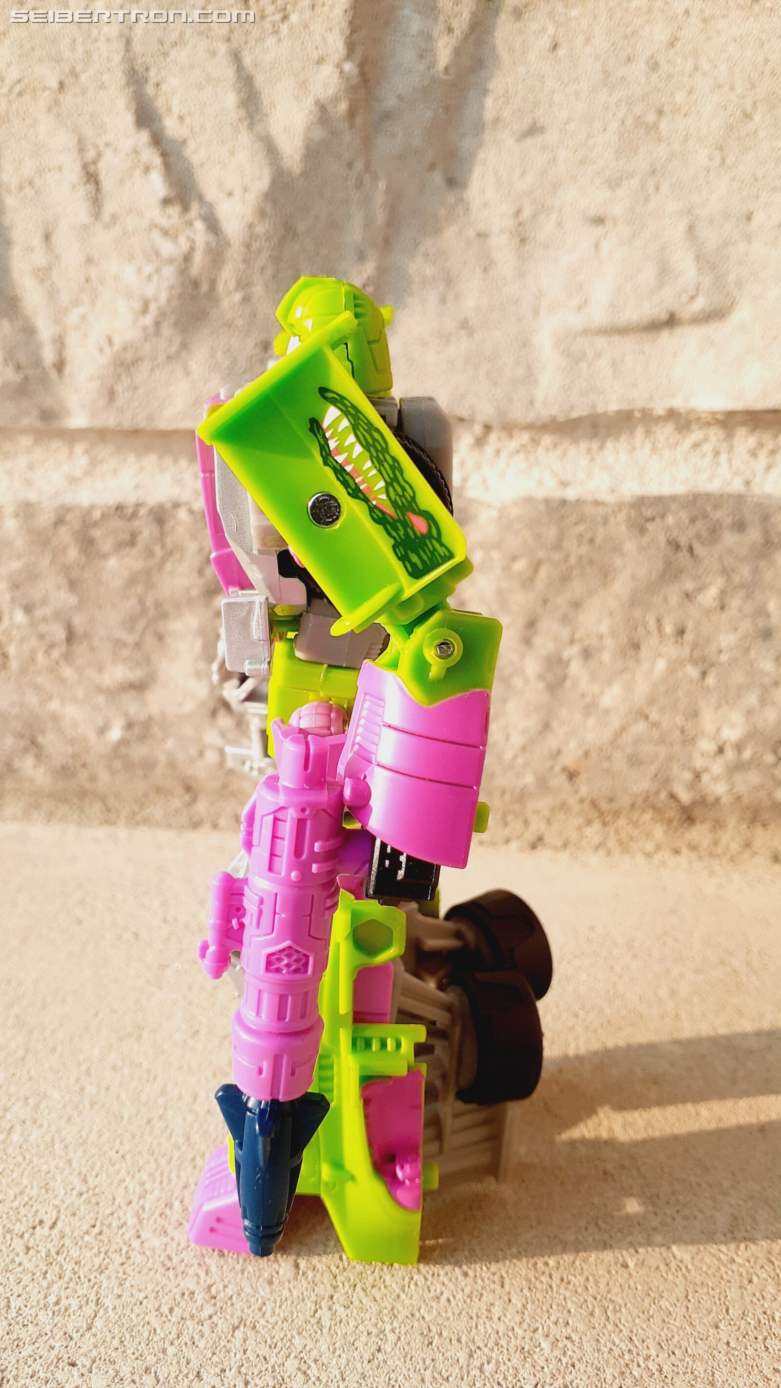 Transformers News: In Hand Images and Reviews of Deluxes from Walmart G2 Line