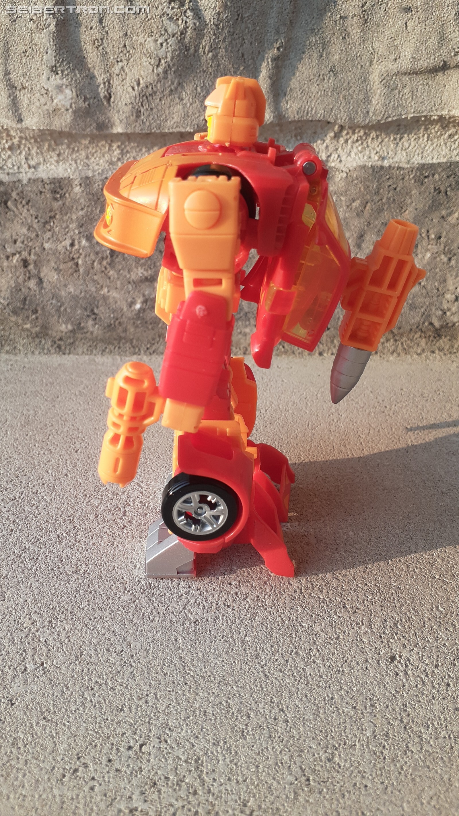Transformers News: In Hand Images and Reviews of Deluxes from Walmart G2 Line