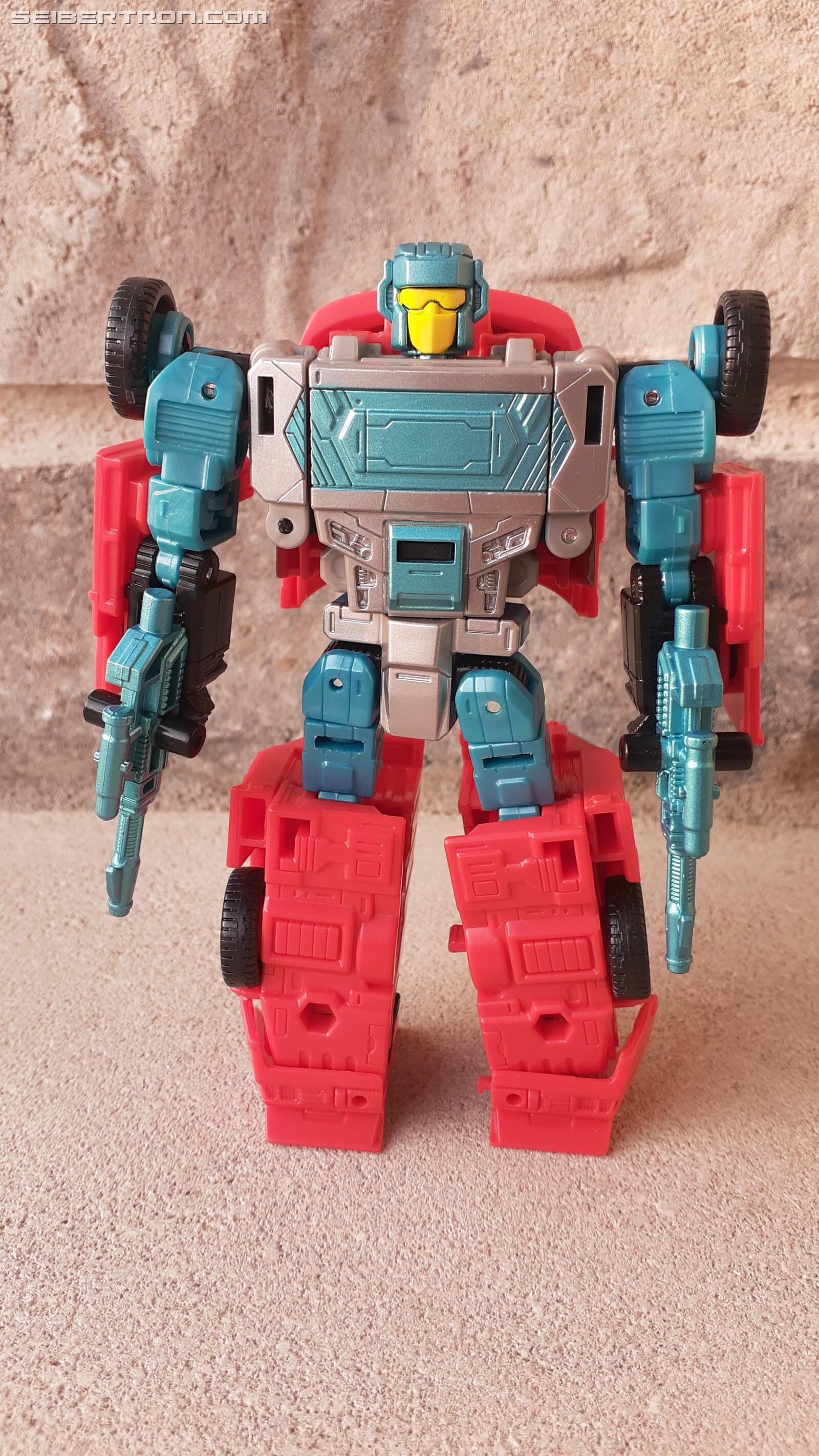 Transformers News: In Hand Images and Reviews of Deluxes from Walmart G2 Line