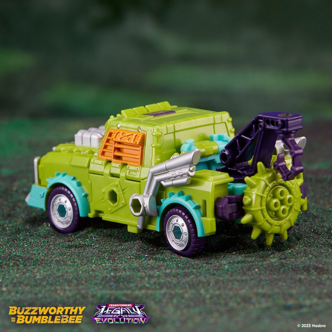 Transformers News: Transformers Buzzworthy Bumblebee Towline Officially Revealed and Found at Retail
