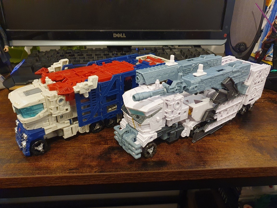 Transformers News: In Hand Images of Legacy Trashmaster, Bludgeon and New IDW Figures Transformers News: In Hand Images of Legacy Trashmaster, Bludgeon and New IDW Figures