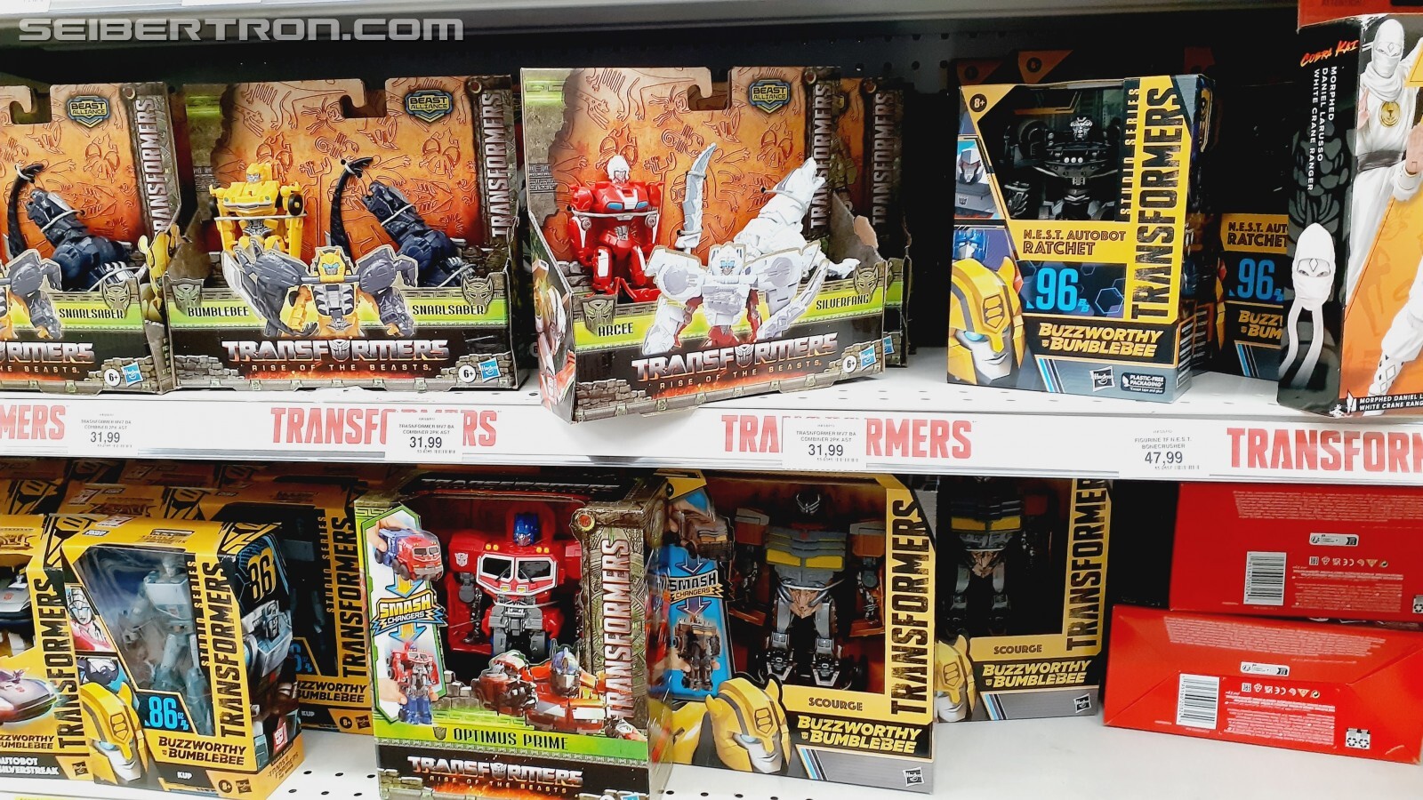 Transformers News: Lots of New Product finally Stocked at Canadian Toysrus Stores