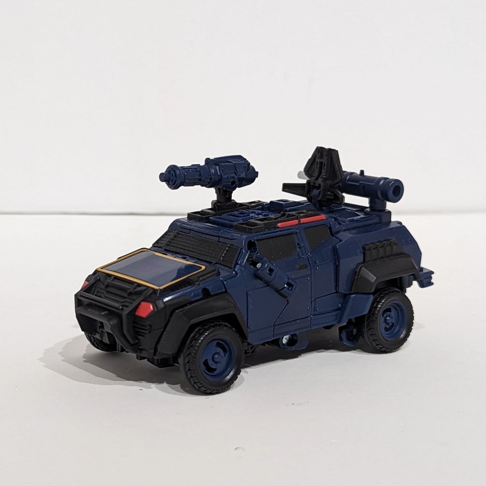 Transformers News: Comparison between Reactivate Soundwave's Toy and Game Model Transformers News: Comparison between Reactivate Soundwave's Toy and Game Model