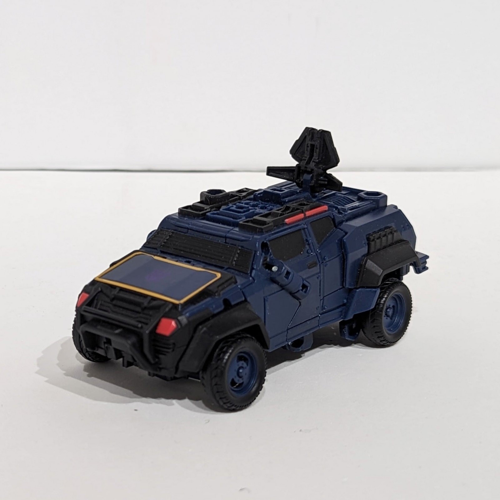 Transformers News: Comparison between Reactivate Soundwave's Toy and Game Model Transformers News: Comparison between Reactivate Soundwave's Toy and Game Model