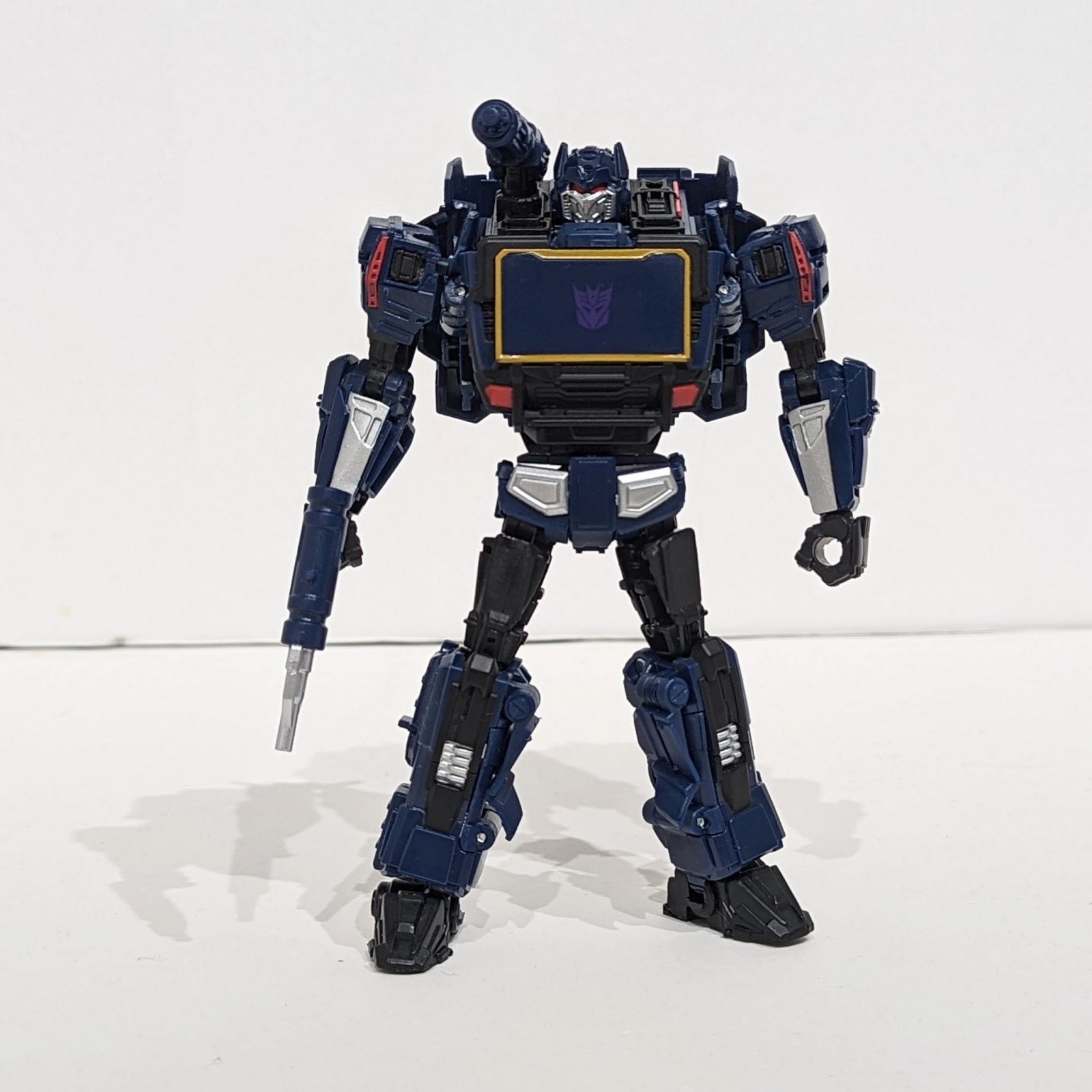 Transformers News: Comparison between Reactivate Soundwave's Toy and Game Model Transformers News: Comparison between Reactivate Soundwave's Toy and Game Model