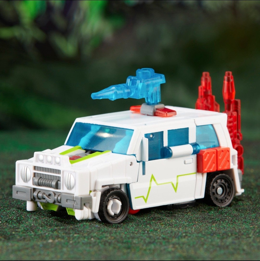 Transformers News: Legacy Evolution Medix is now Available on Pulse